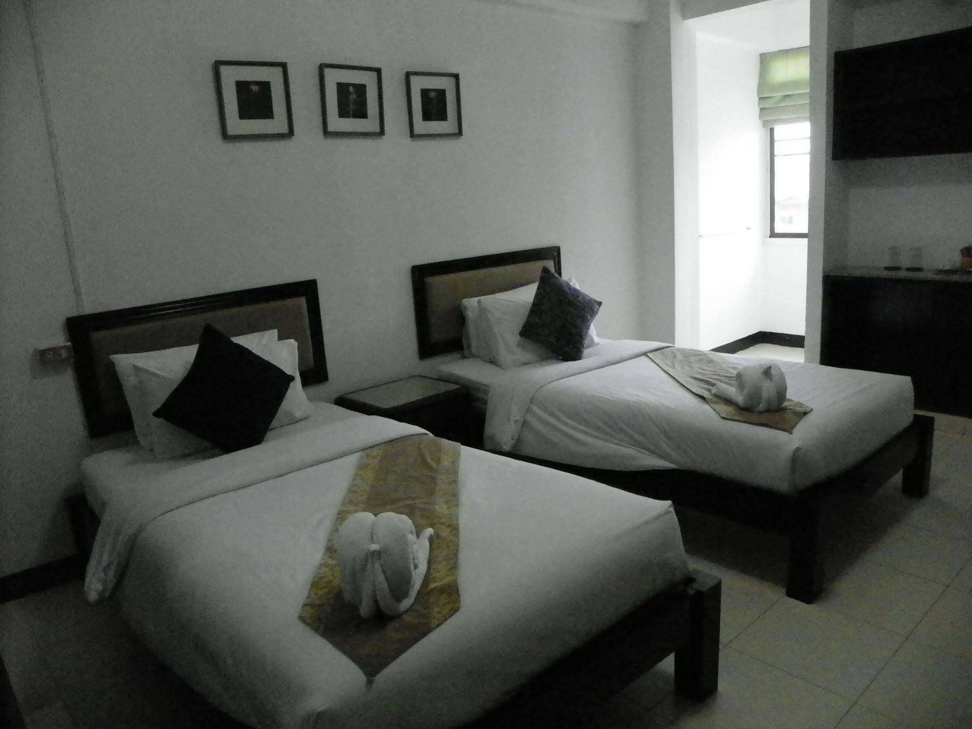 Hotel Baan Ngern Village 3*