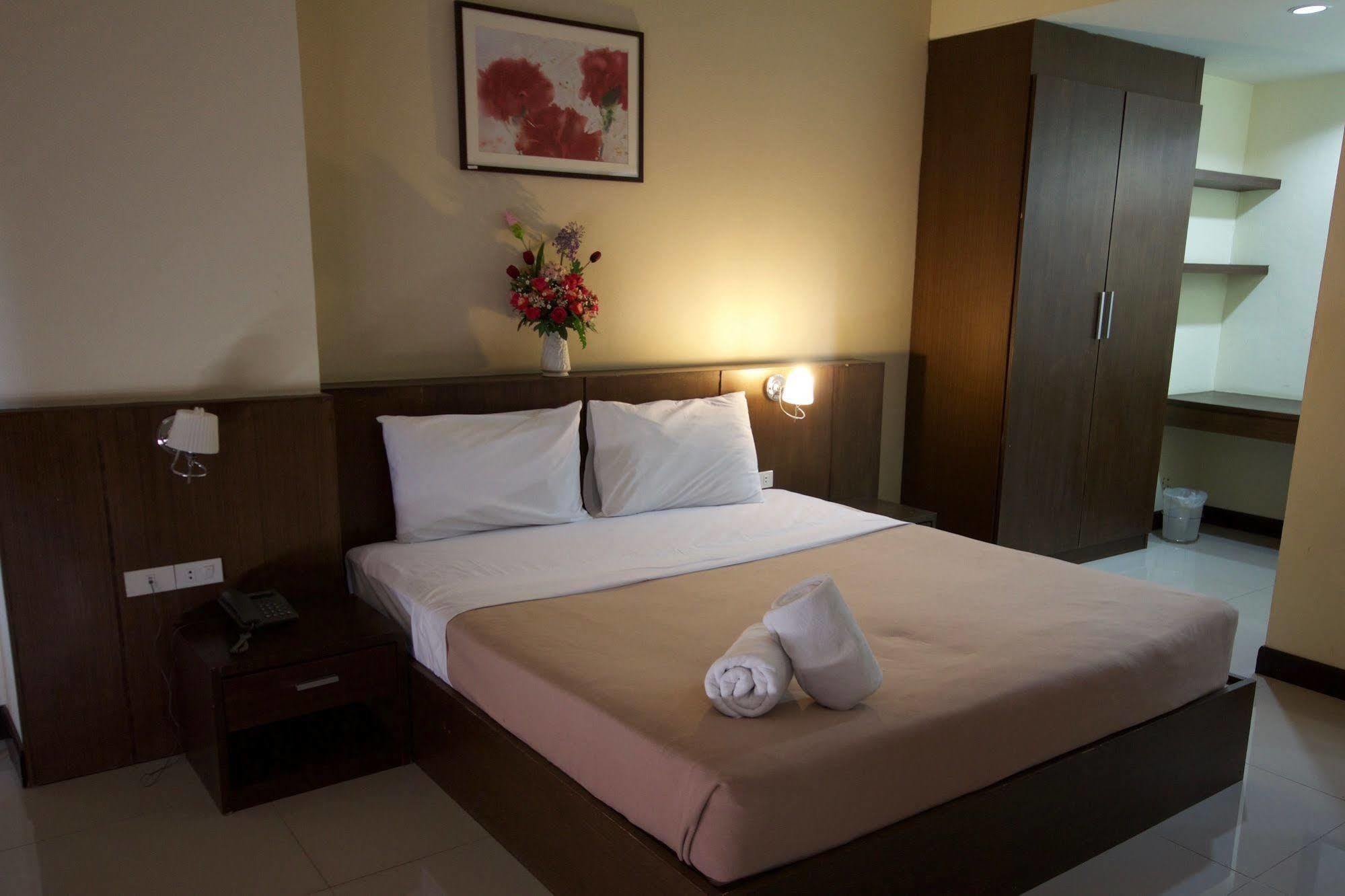 Airport Resident Hotel 2*