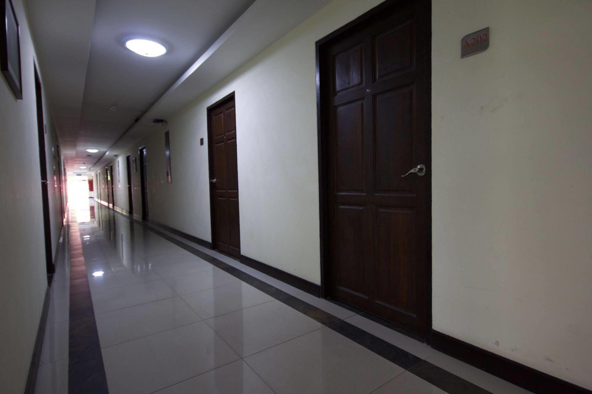 Airport Resident Hotel 2*