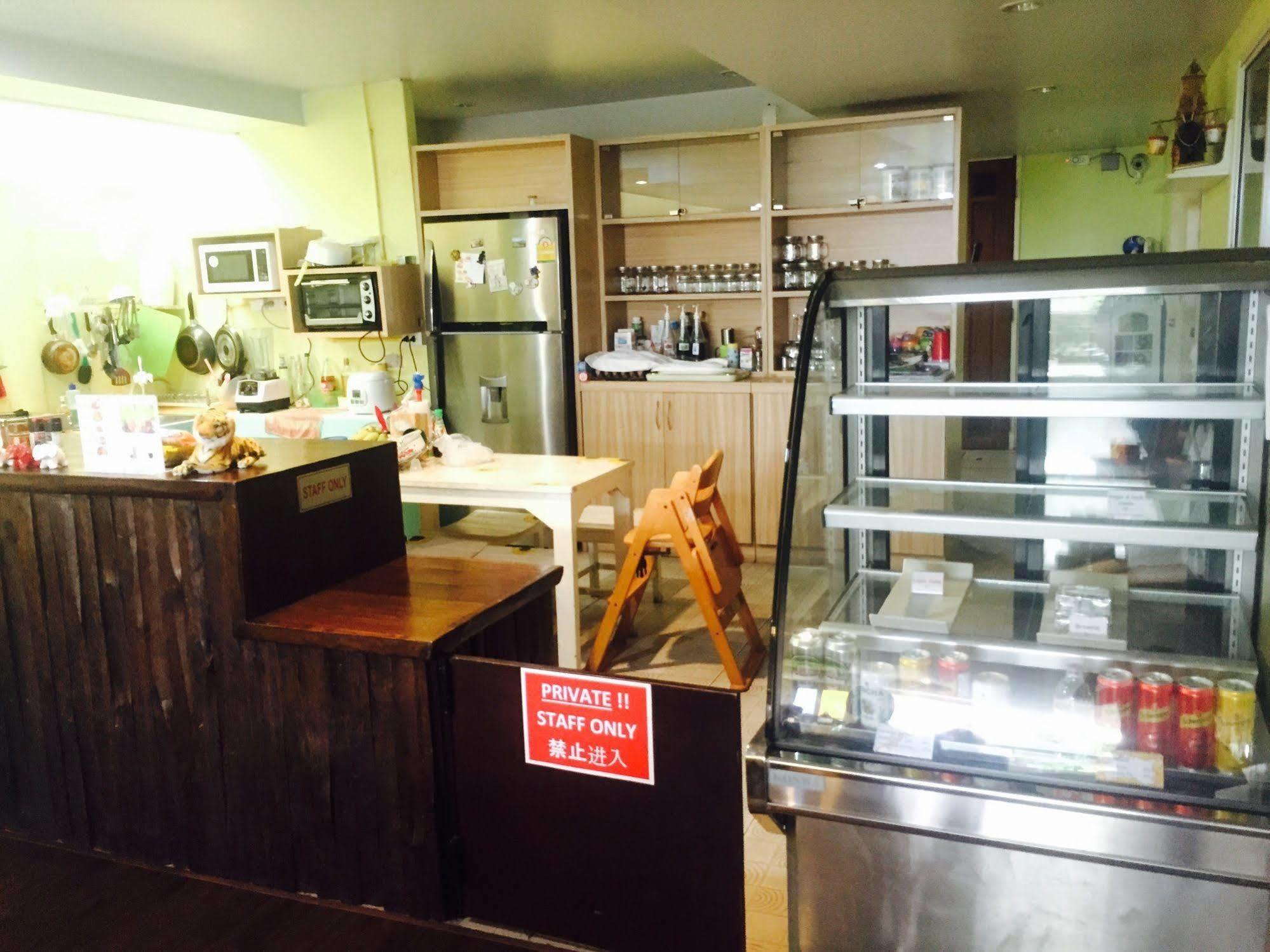 Dozy Lamoon House Hotel