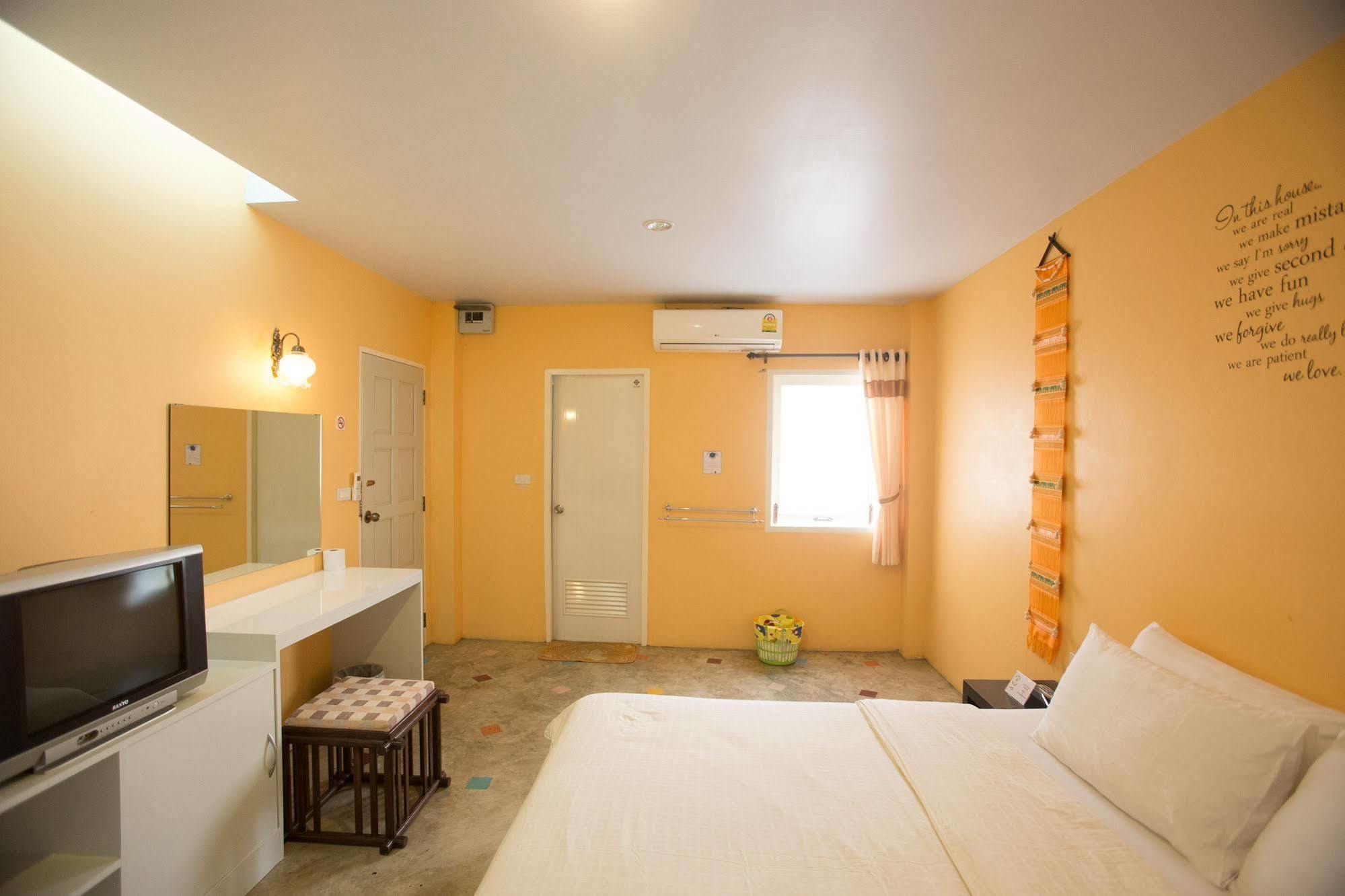 Dozy Lamoon House Hotel 2*