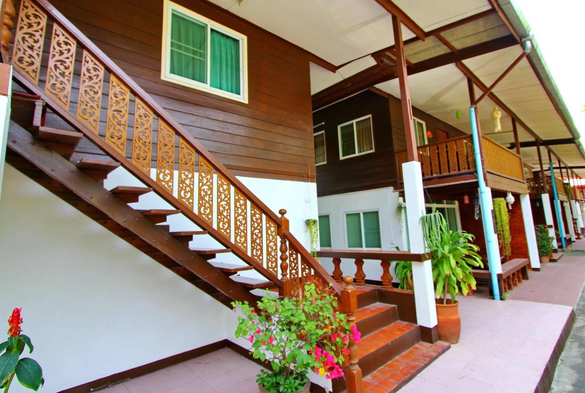 Oyo 909 Guiding Star Hotel