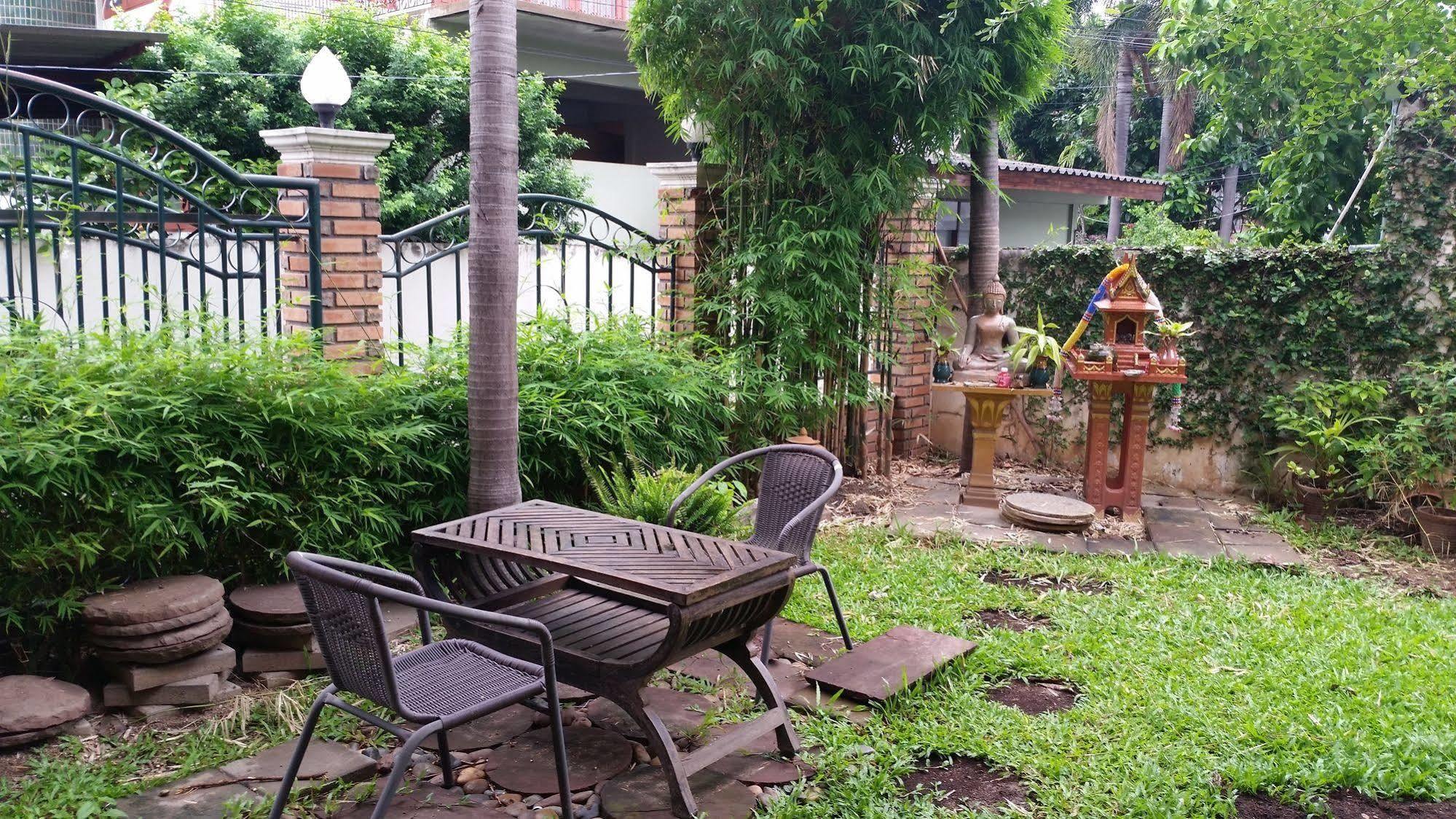 Hotel Oranje Chiang Mai