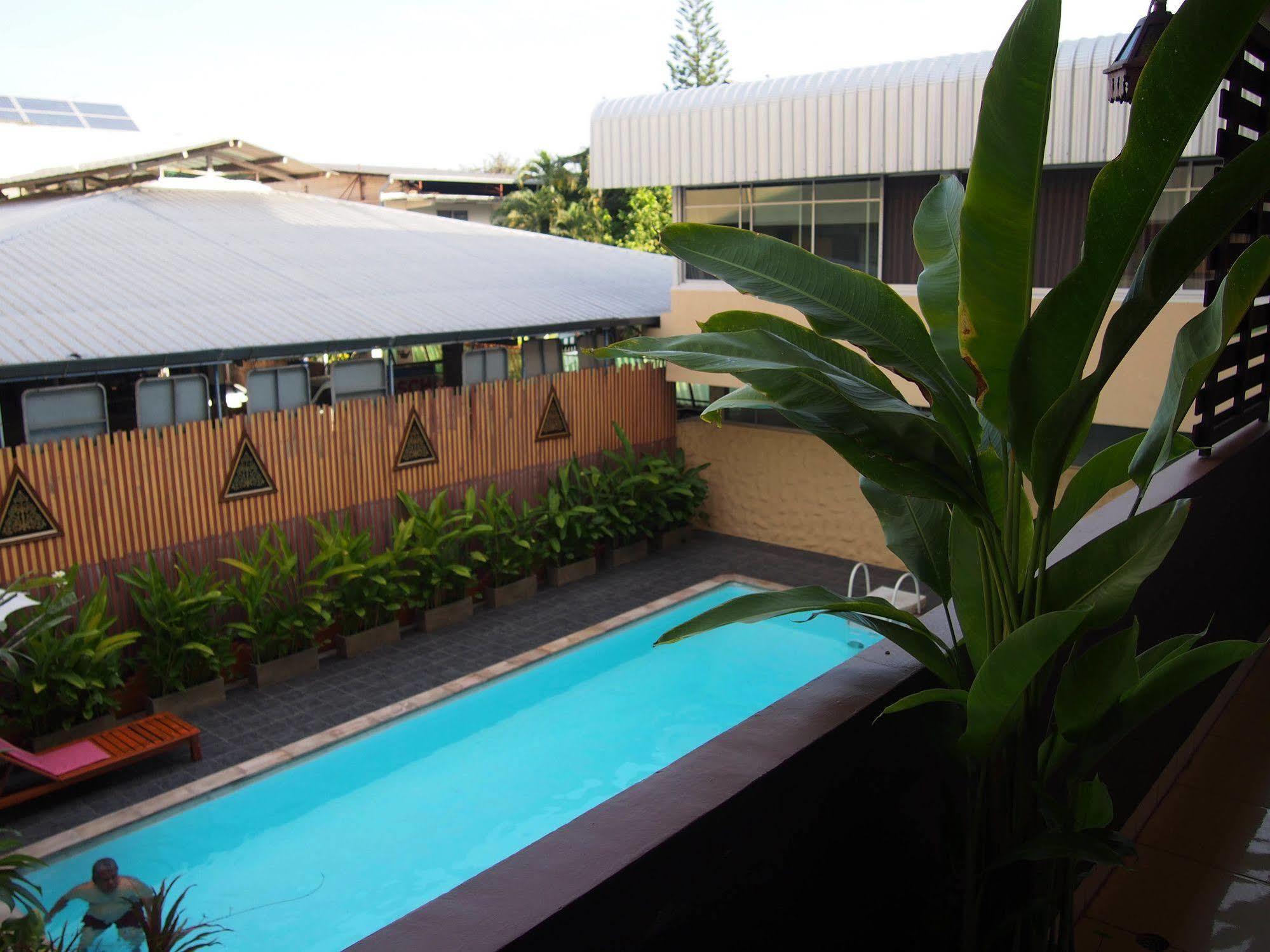 Hotel Phusiri Place 2*