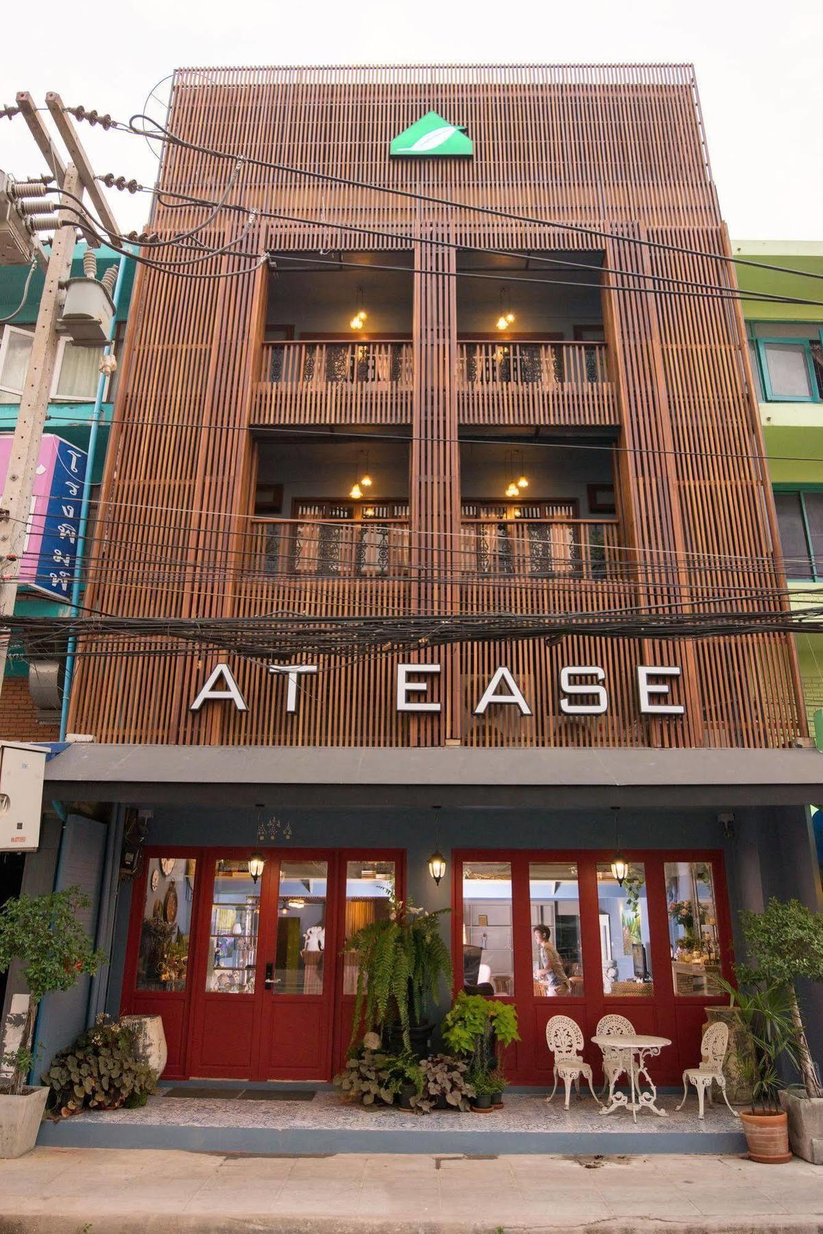 At Ease Bijou Hotel 3*