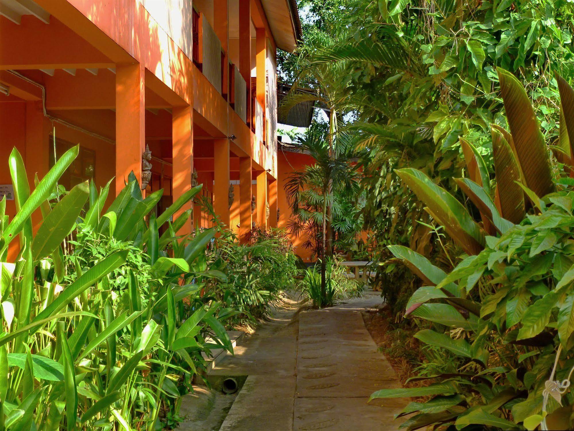 Inn Hollanda Montri 2*