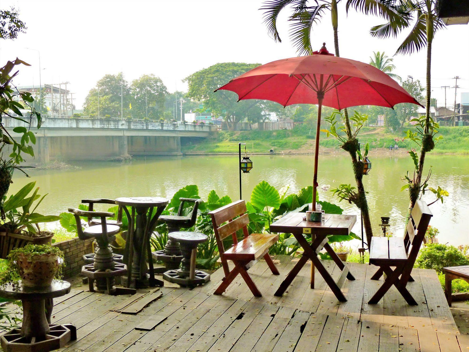 Hollanda Montri Inn Chiang Mai