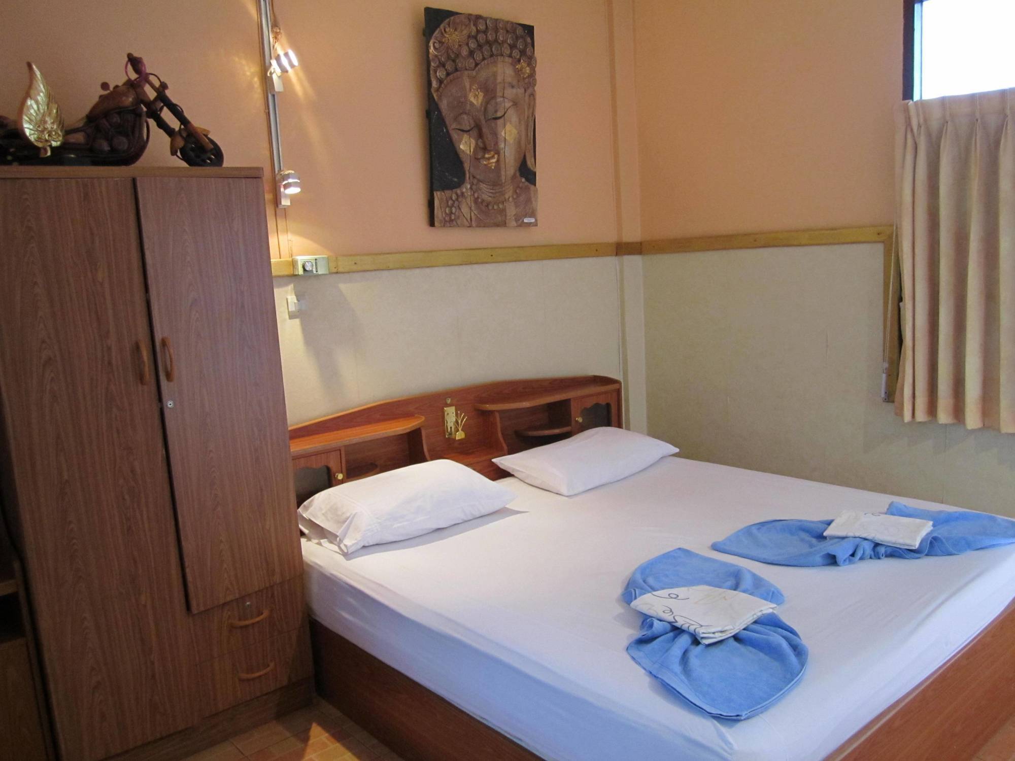 Inn Hollanda Montri Chiang Mai