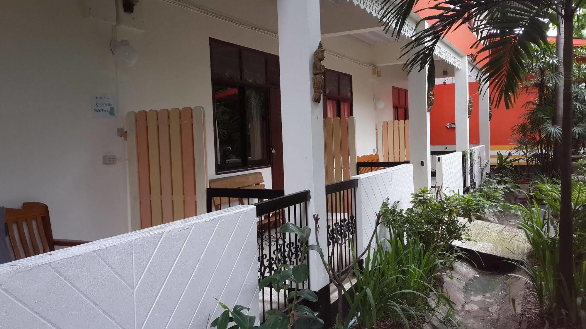Inn Hollanda Montri Chiang Mai