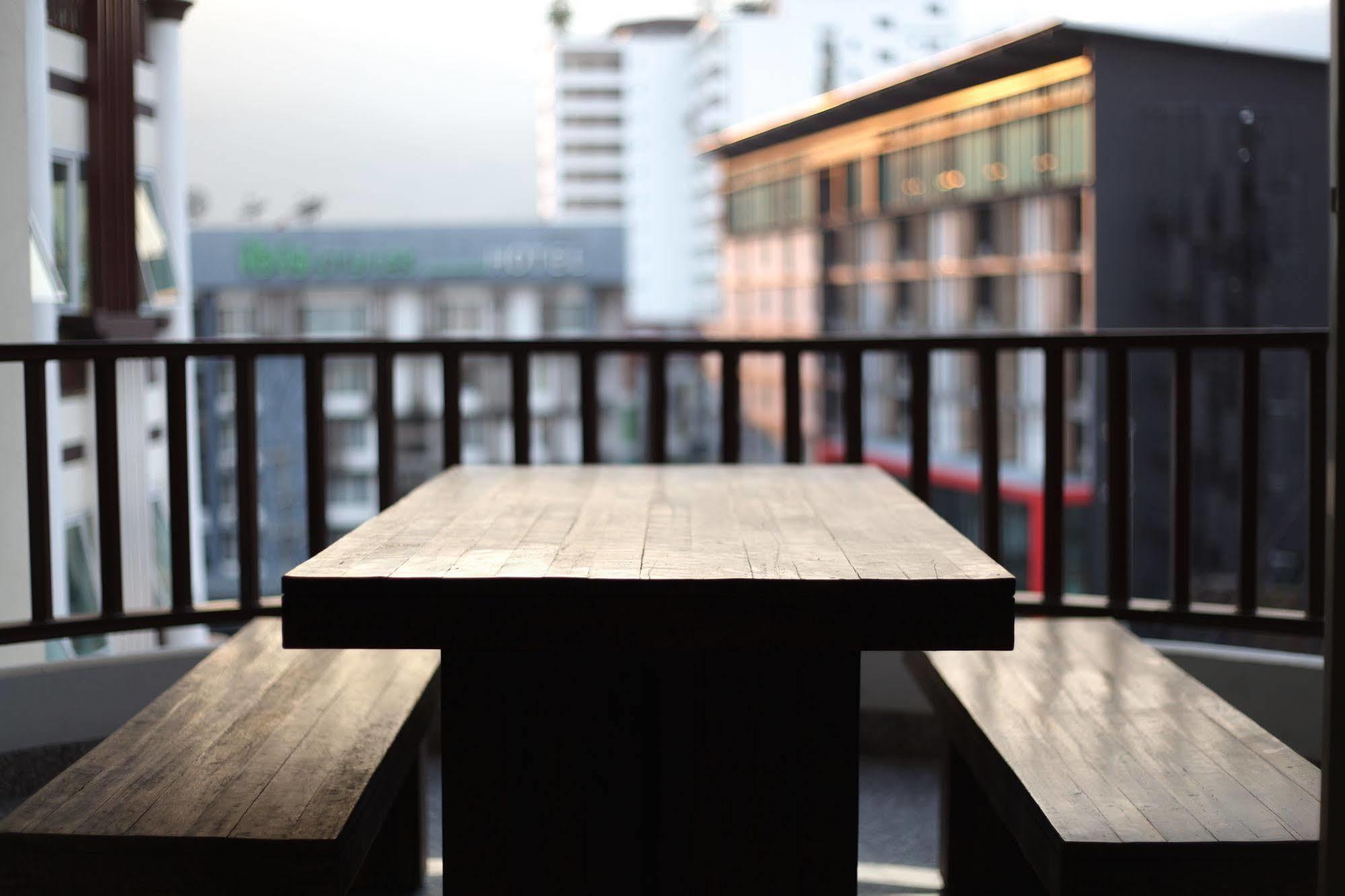 V Hotel 3*