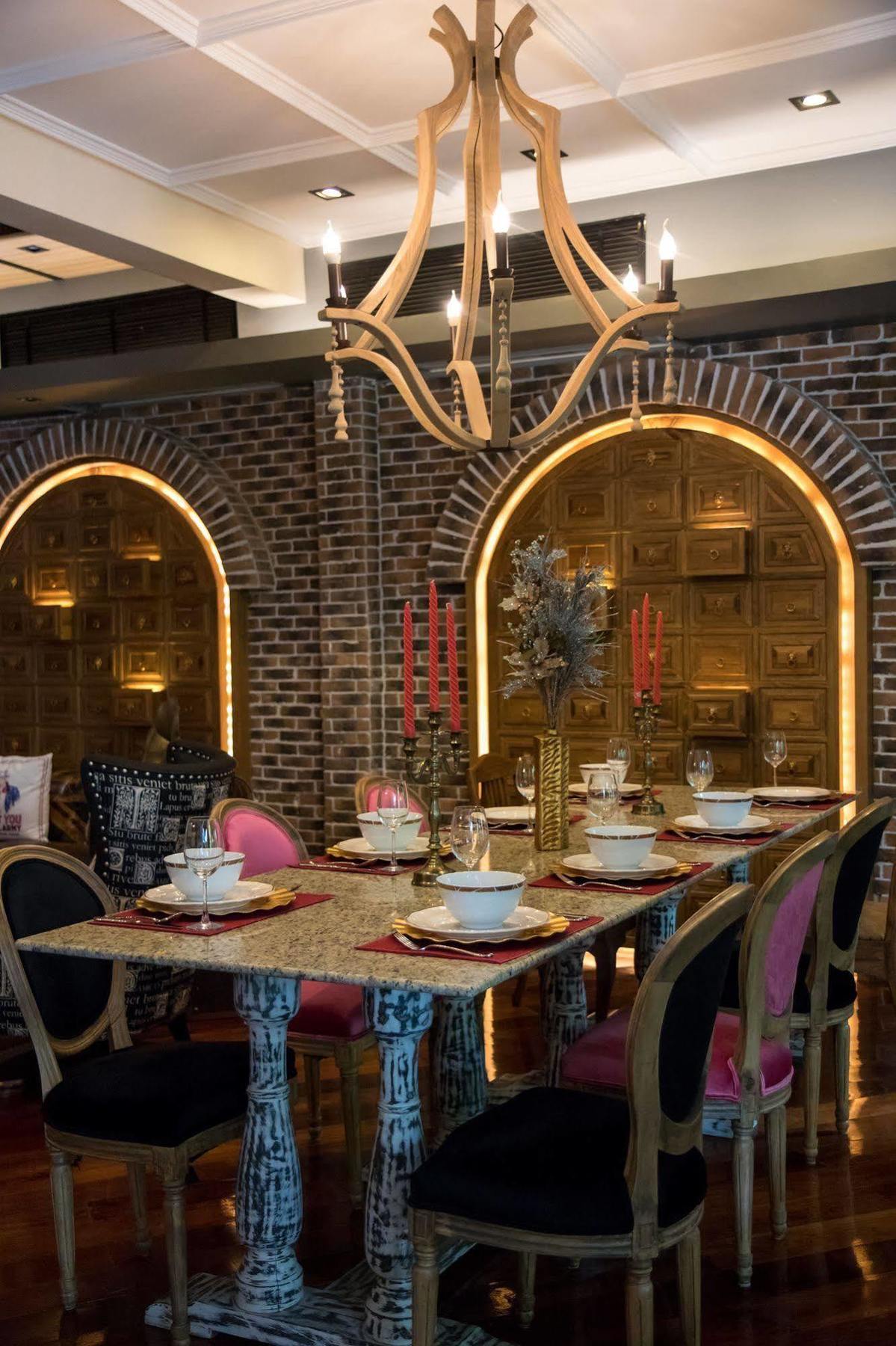 Hotel S' Private House