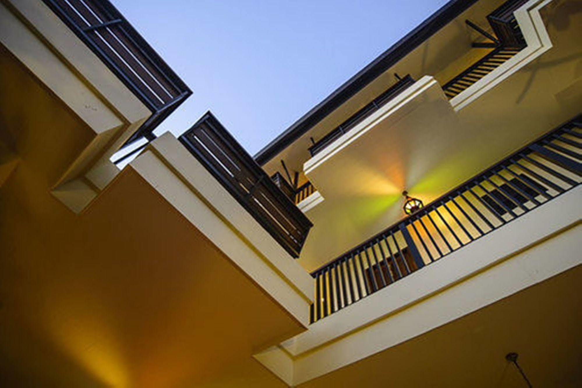 Hotel Baan Ratchiangsaen 3*