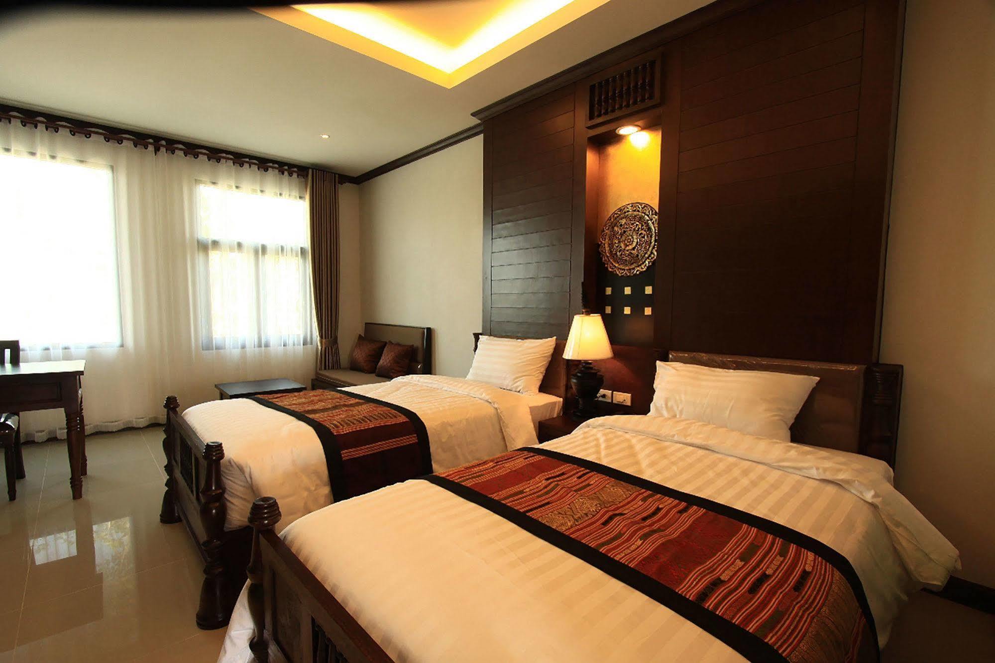 Hotel Baan Ratchiangsaen 3*