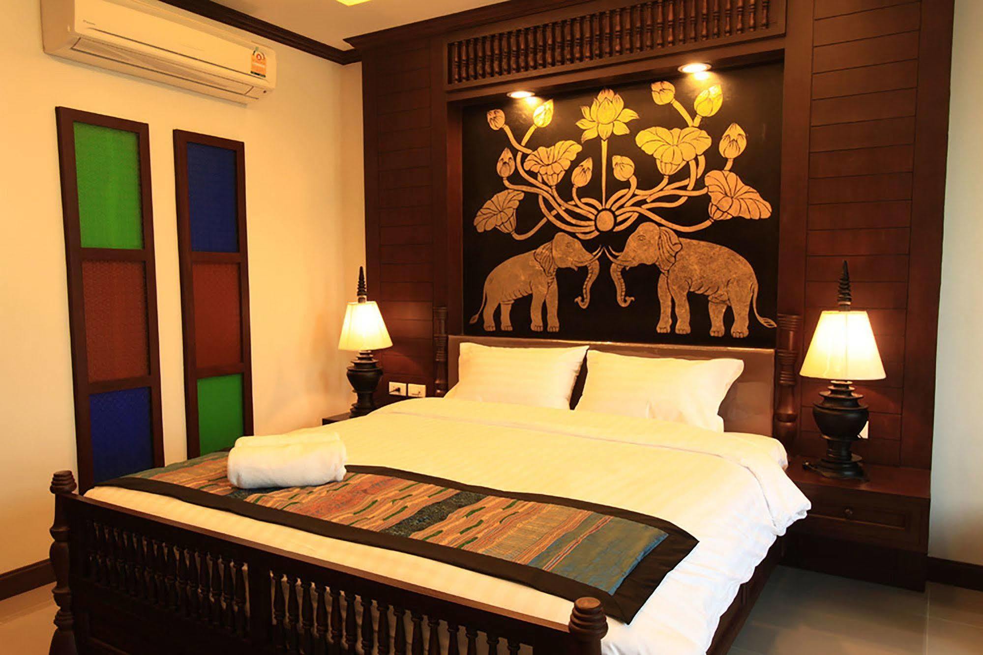 Hotel Baan Ratchiangsaen 3*