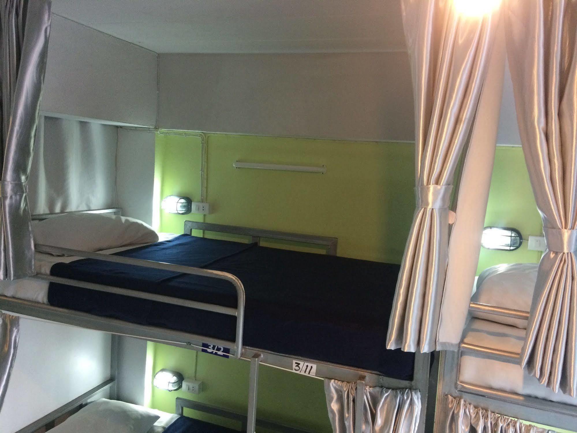 I-smile & U2 Hostel *