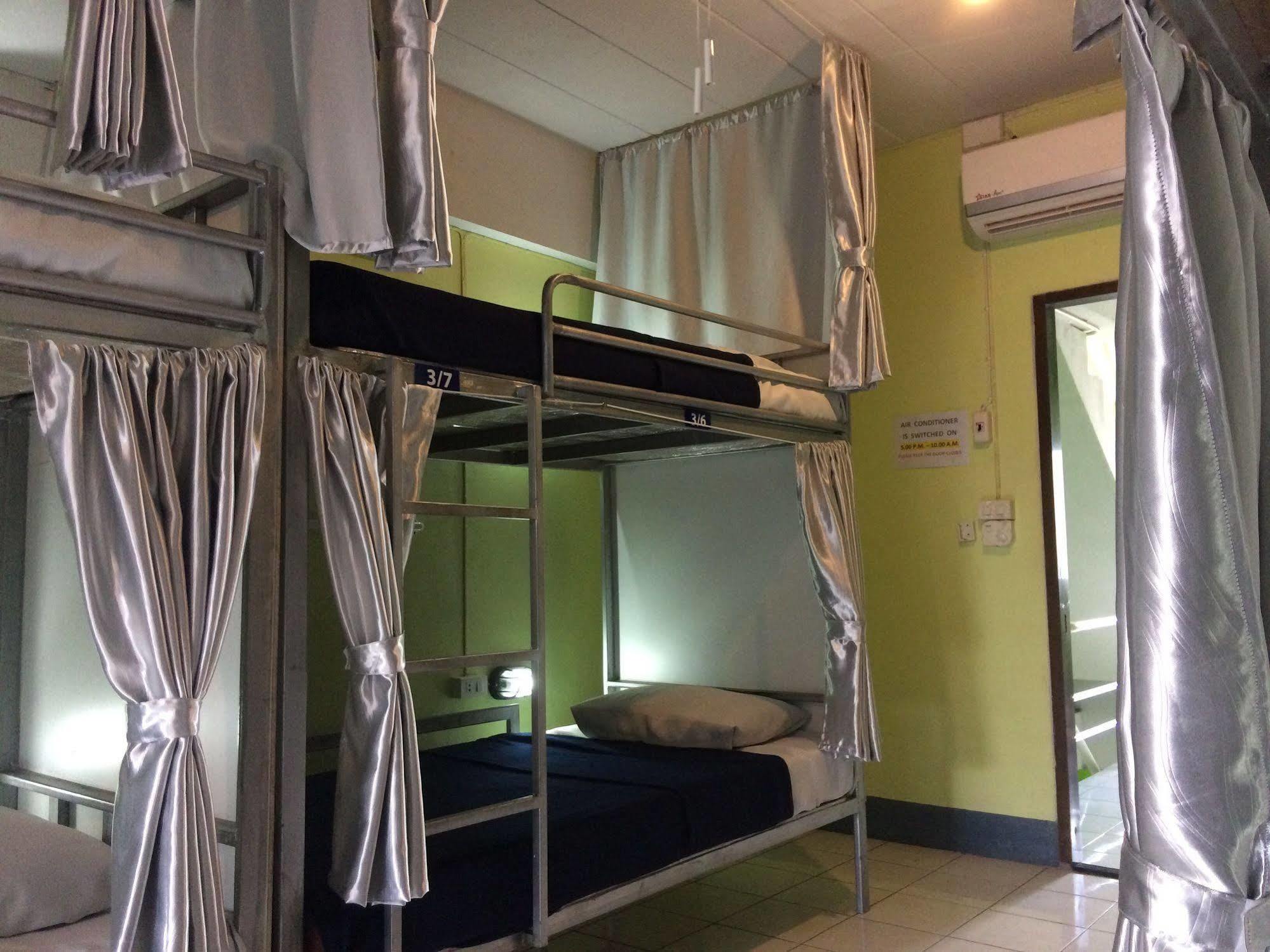 I-smile & U2 Hostel