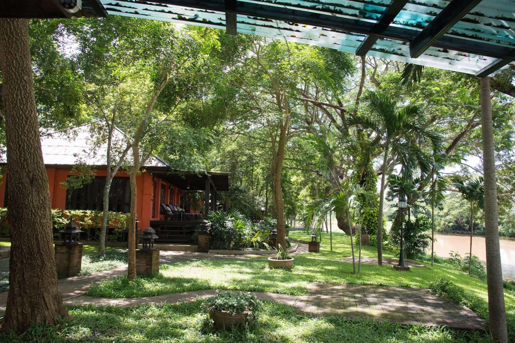 Tempat peranginan Baan Nam Ping Riverside 3*