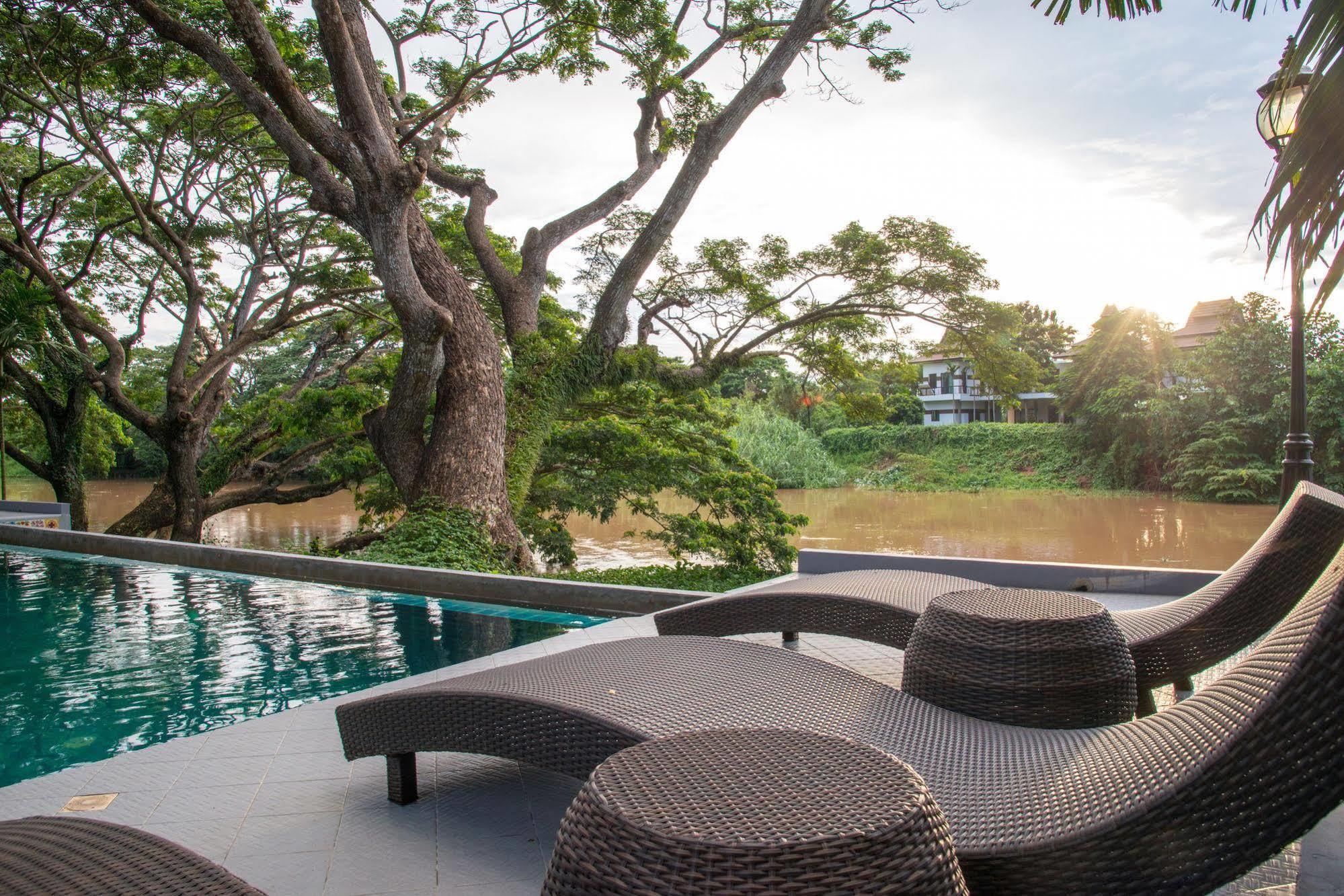 Baan Nam Ping Riverside Tempat peranginan