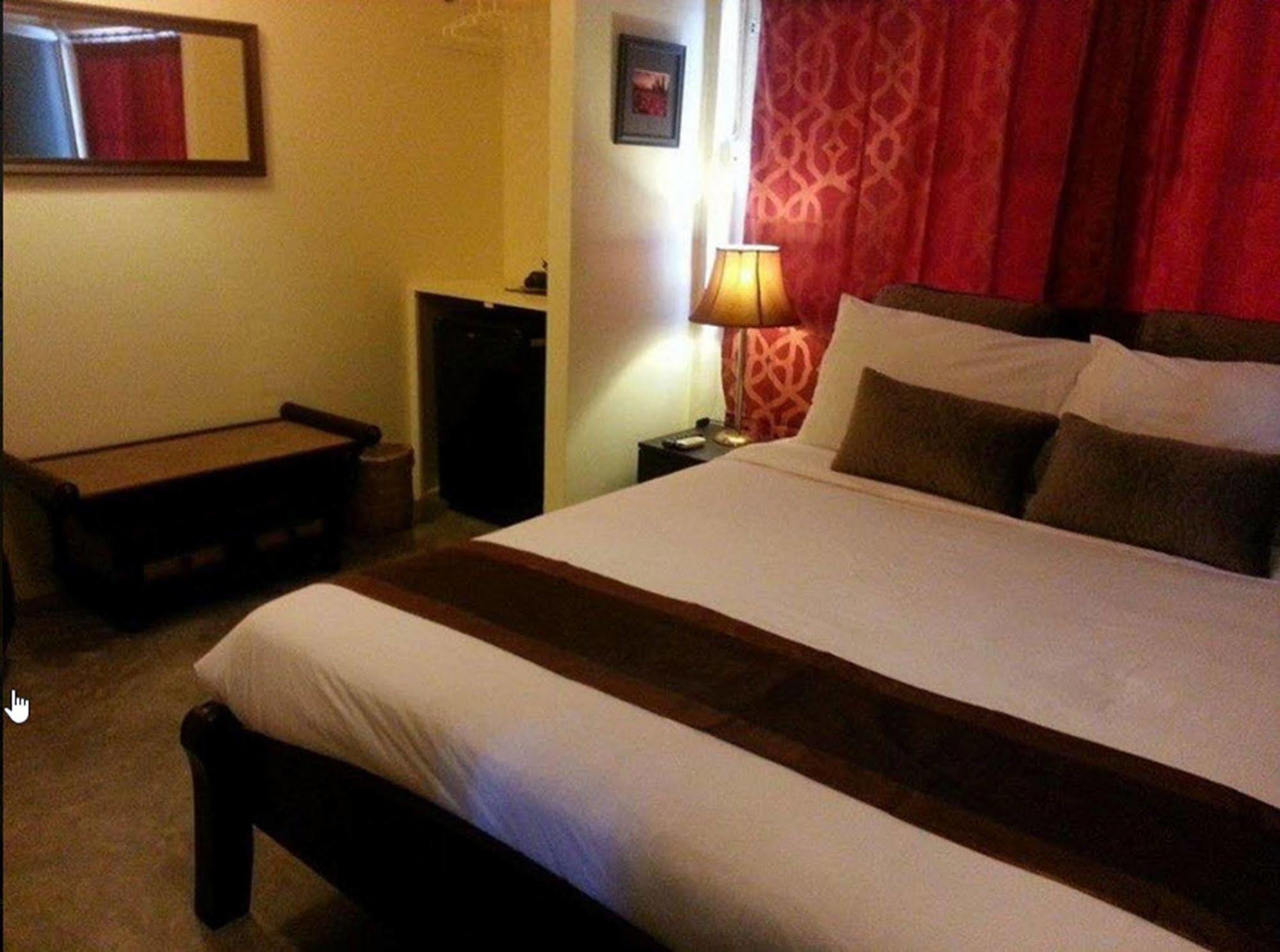 Oyo 391 Pat's Klangviang Hotel Chiang Mai