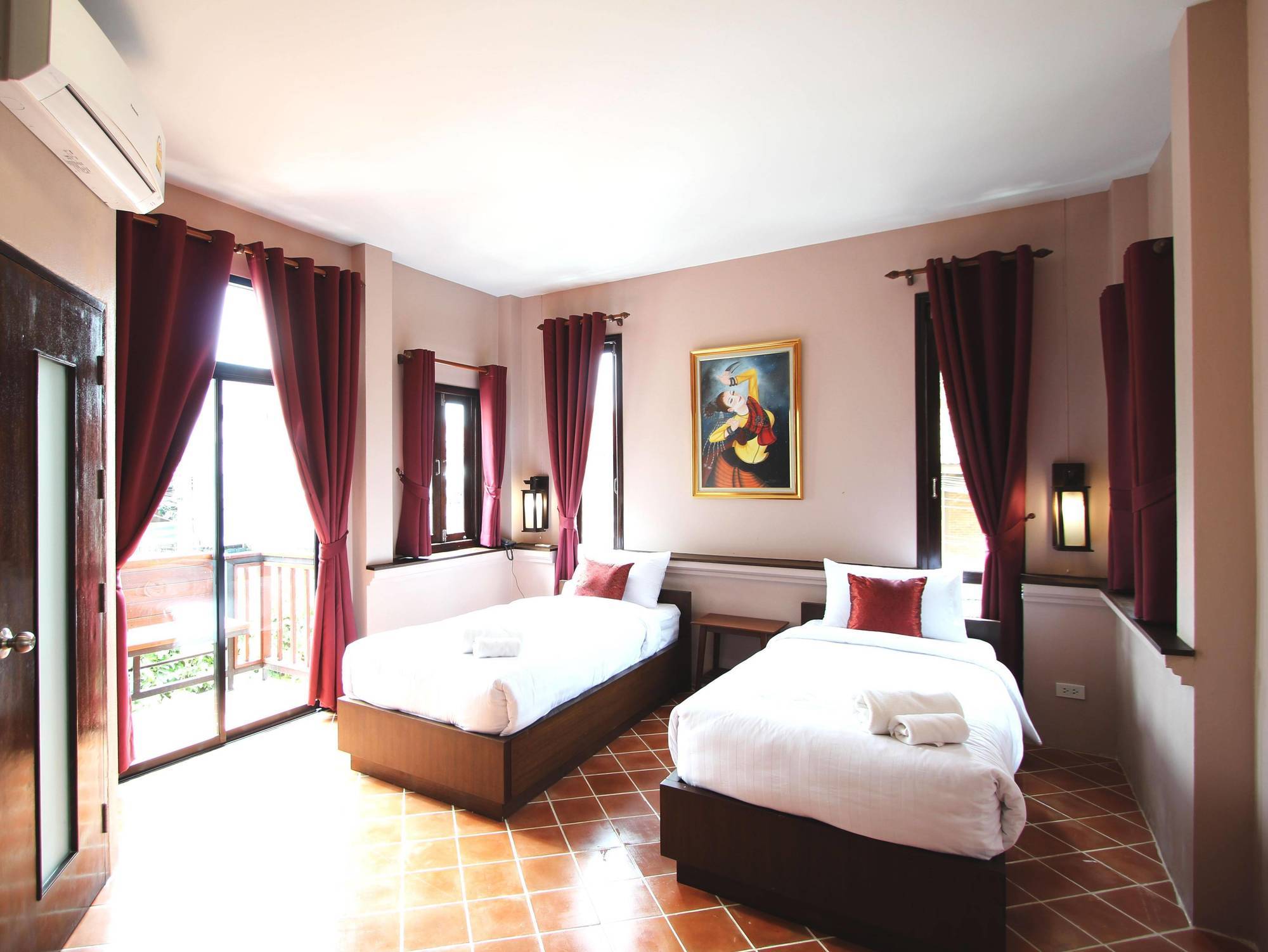 Huen Hug Hotel 3*
