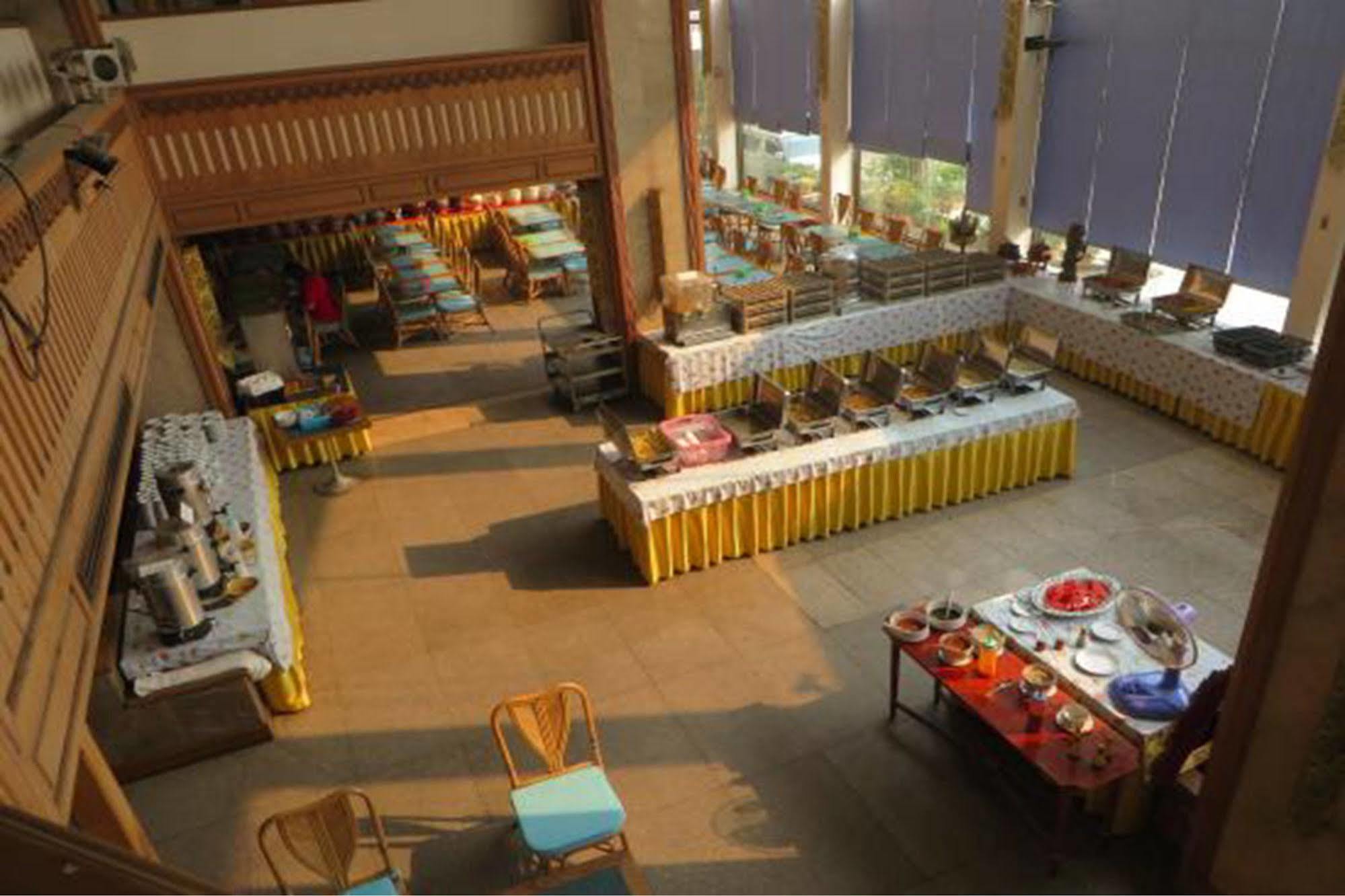 Diamond River Ping Petch-ngam Hotel 3*
