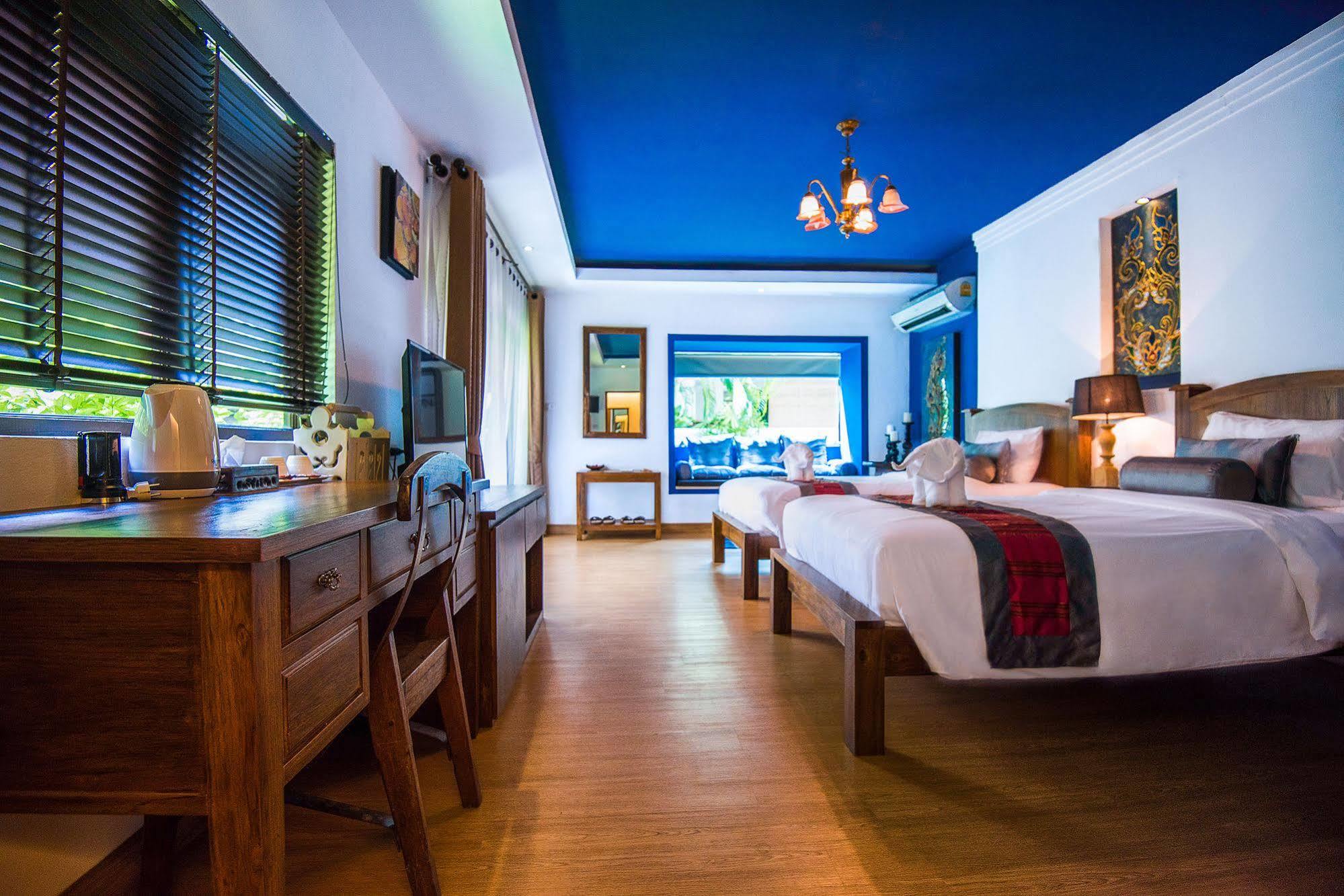 E-outfitting Boutique Resort