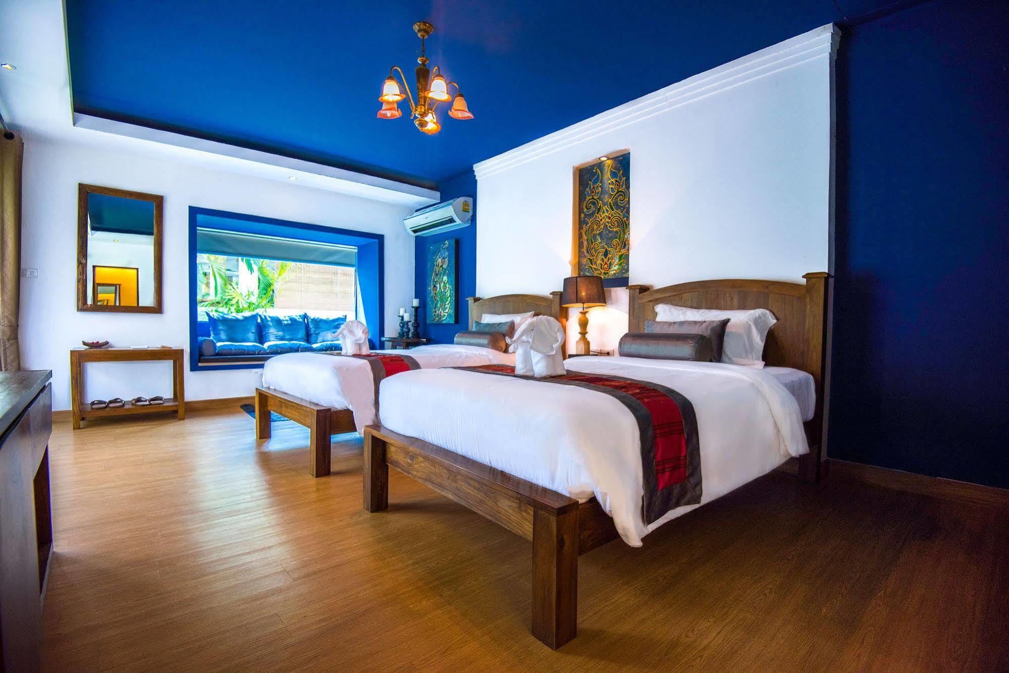 E-outfitting Boutique Resort