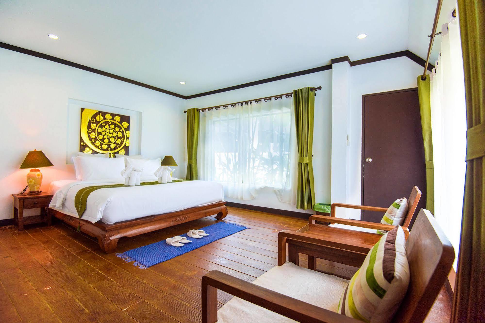 E-outfitting Boutique Resort 4*