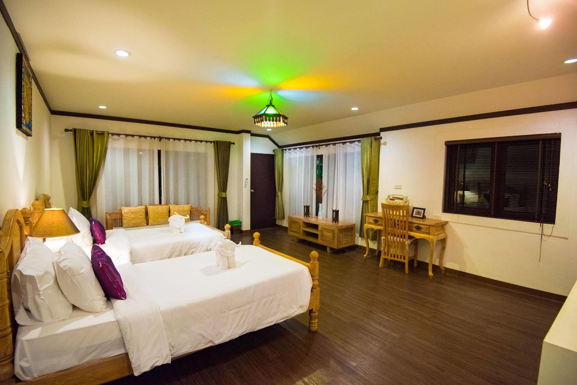 E-outfitting Boutique Chiang Mai