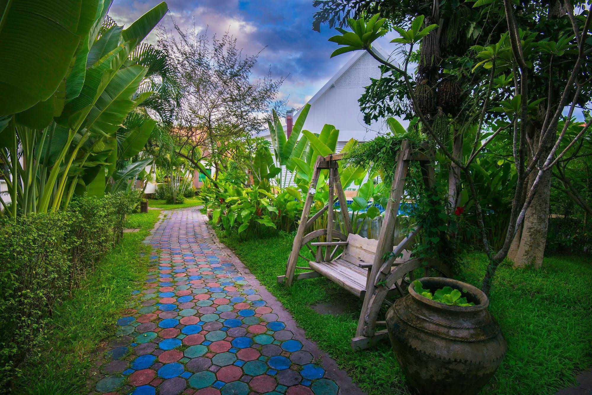 E-outfitting Boutique Chiang Mai