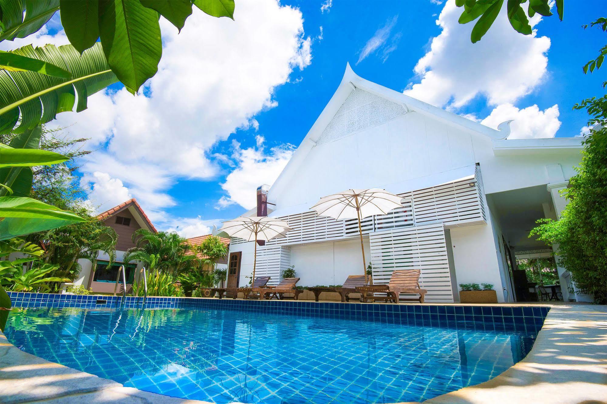 E-outfitting Boutique 4* Chiang Mai