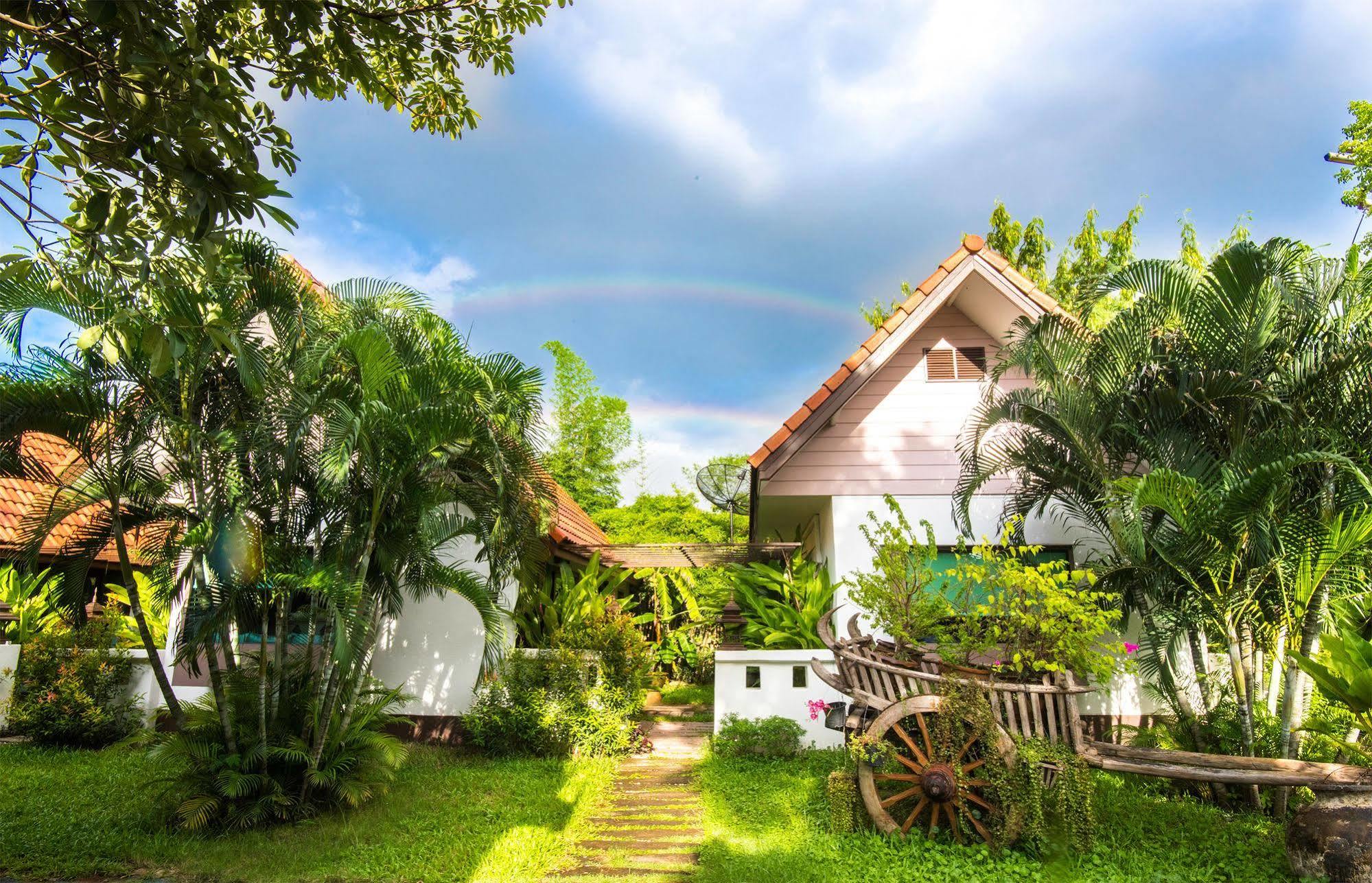 Resort E-outfitting Boutique