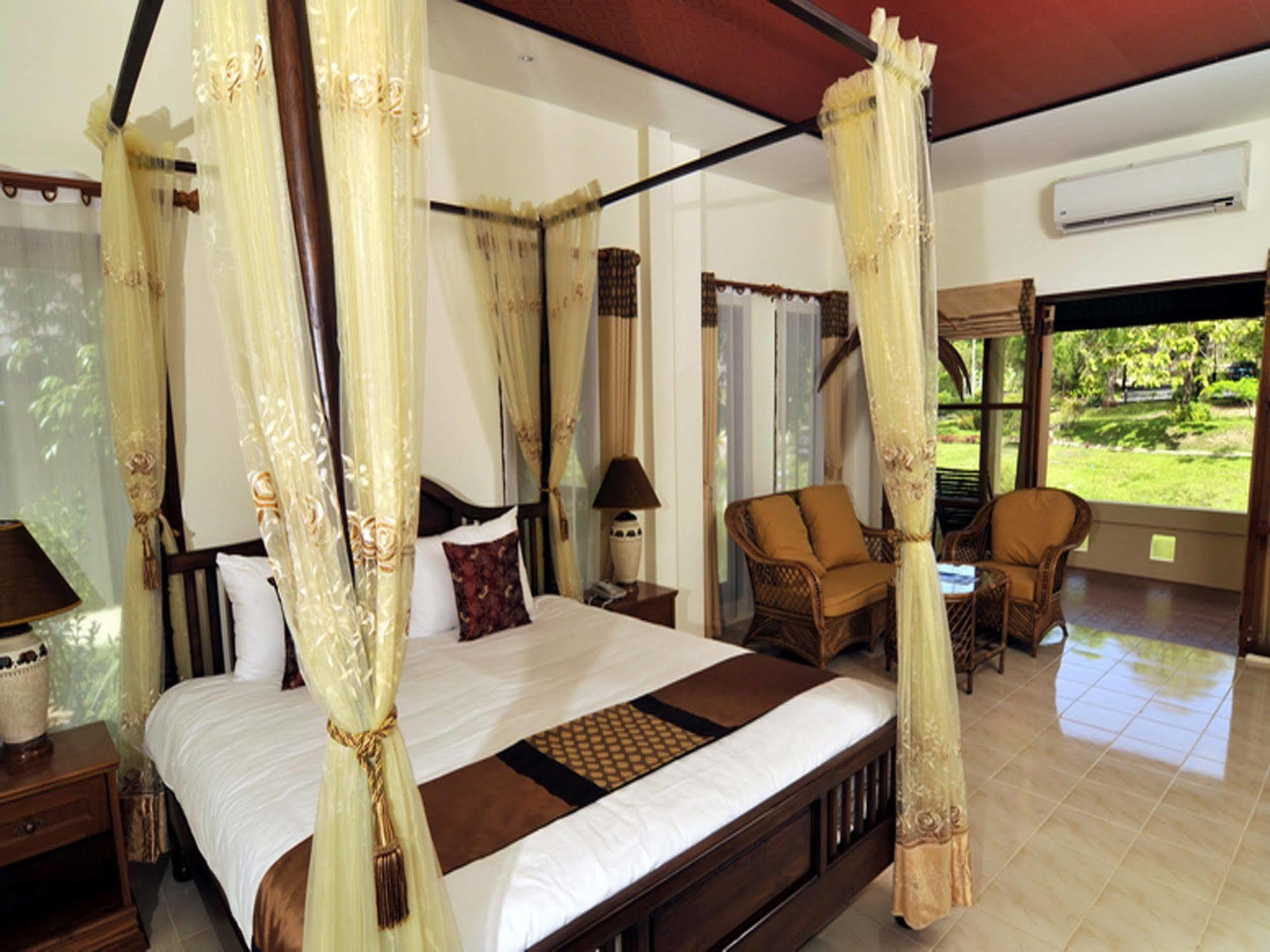 Suansawan Resort 4*