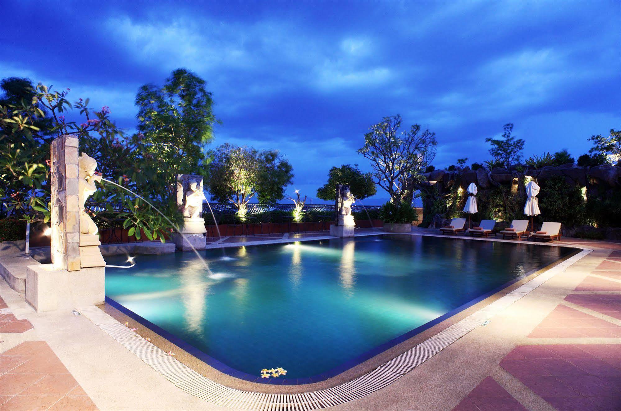 Hotel Furama 4*