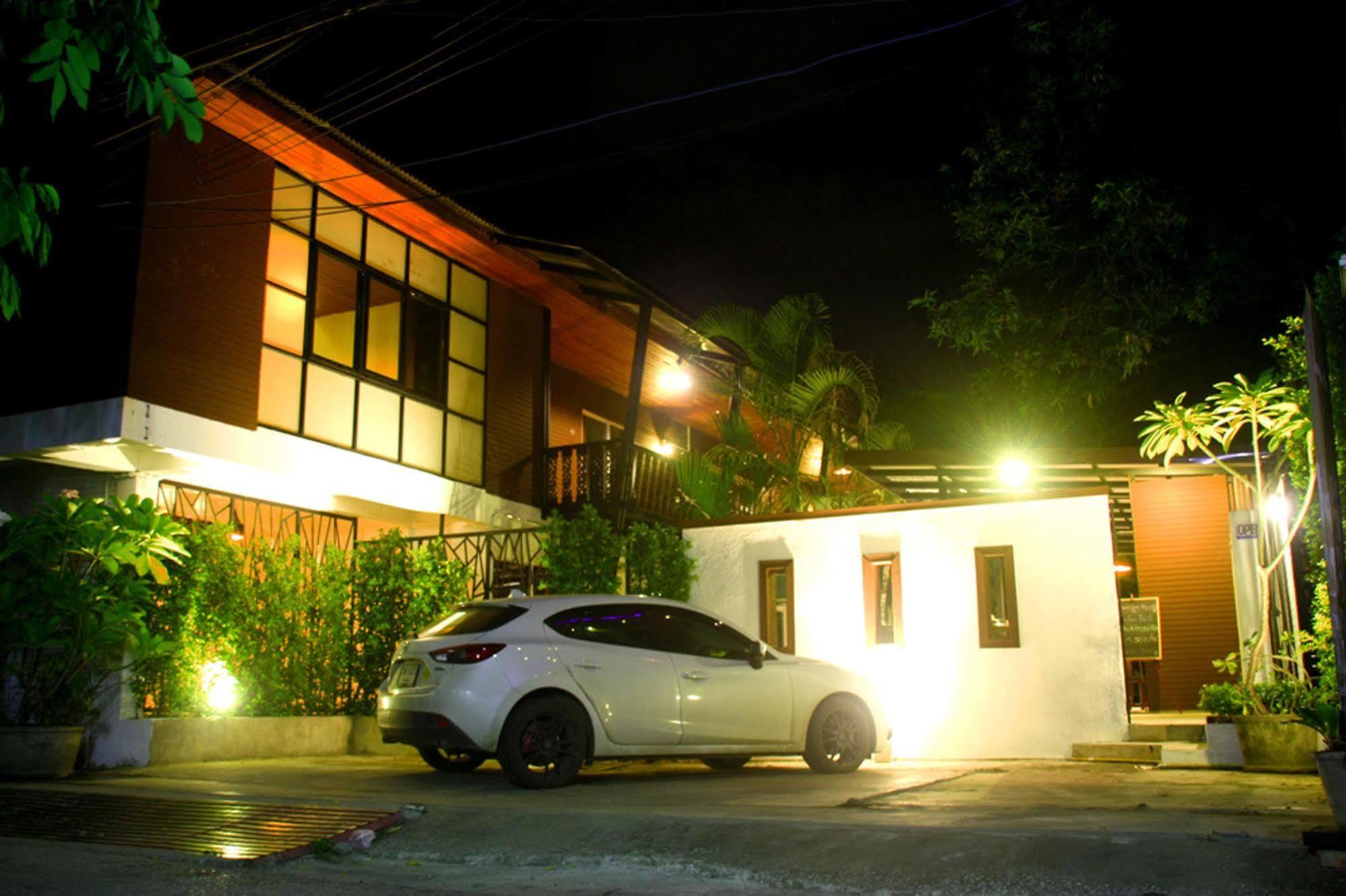 Ganesha House 3*