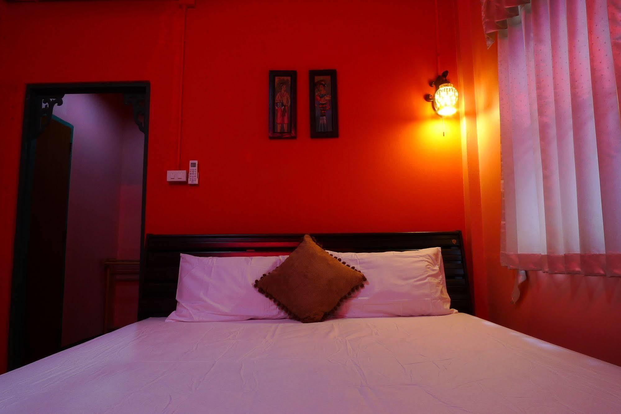 Baan Kaewta Guest house *