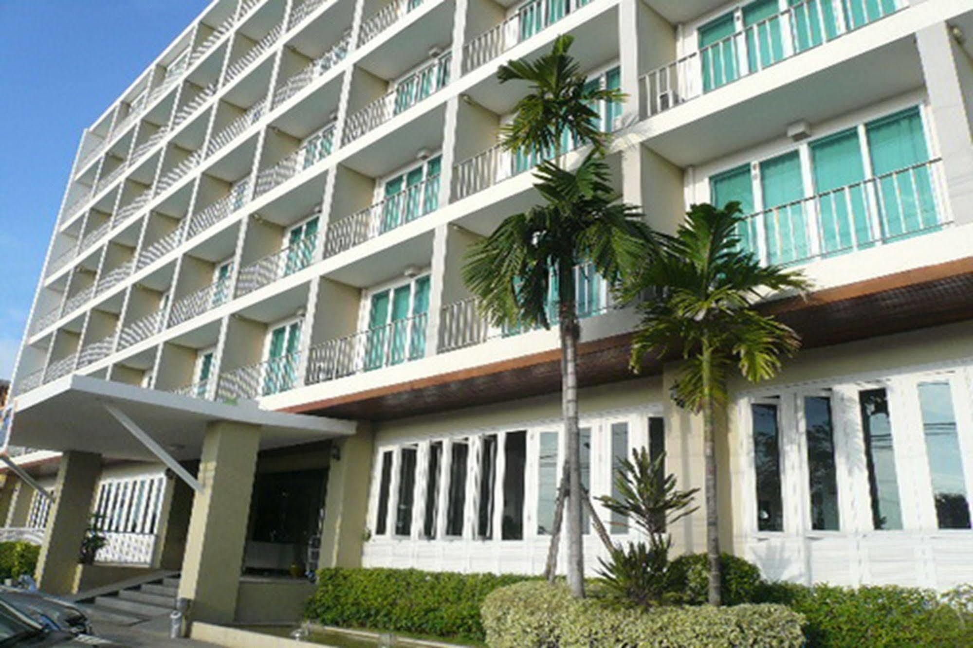 B2 Premier & Hotel