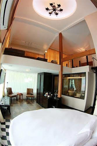 9w Boutique