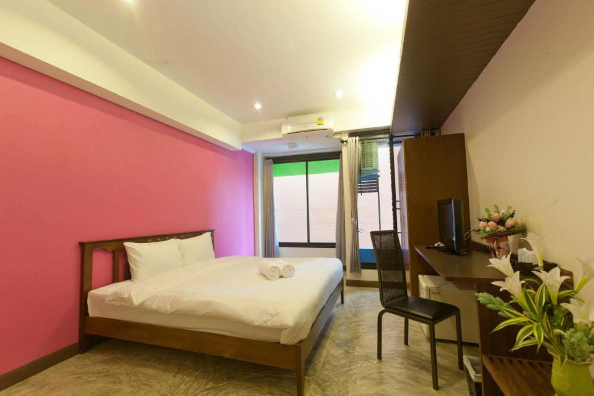 Hotel Oyo 233 Sunshine House Chiang Mai
