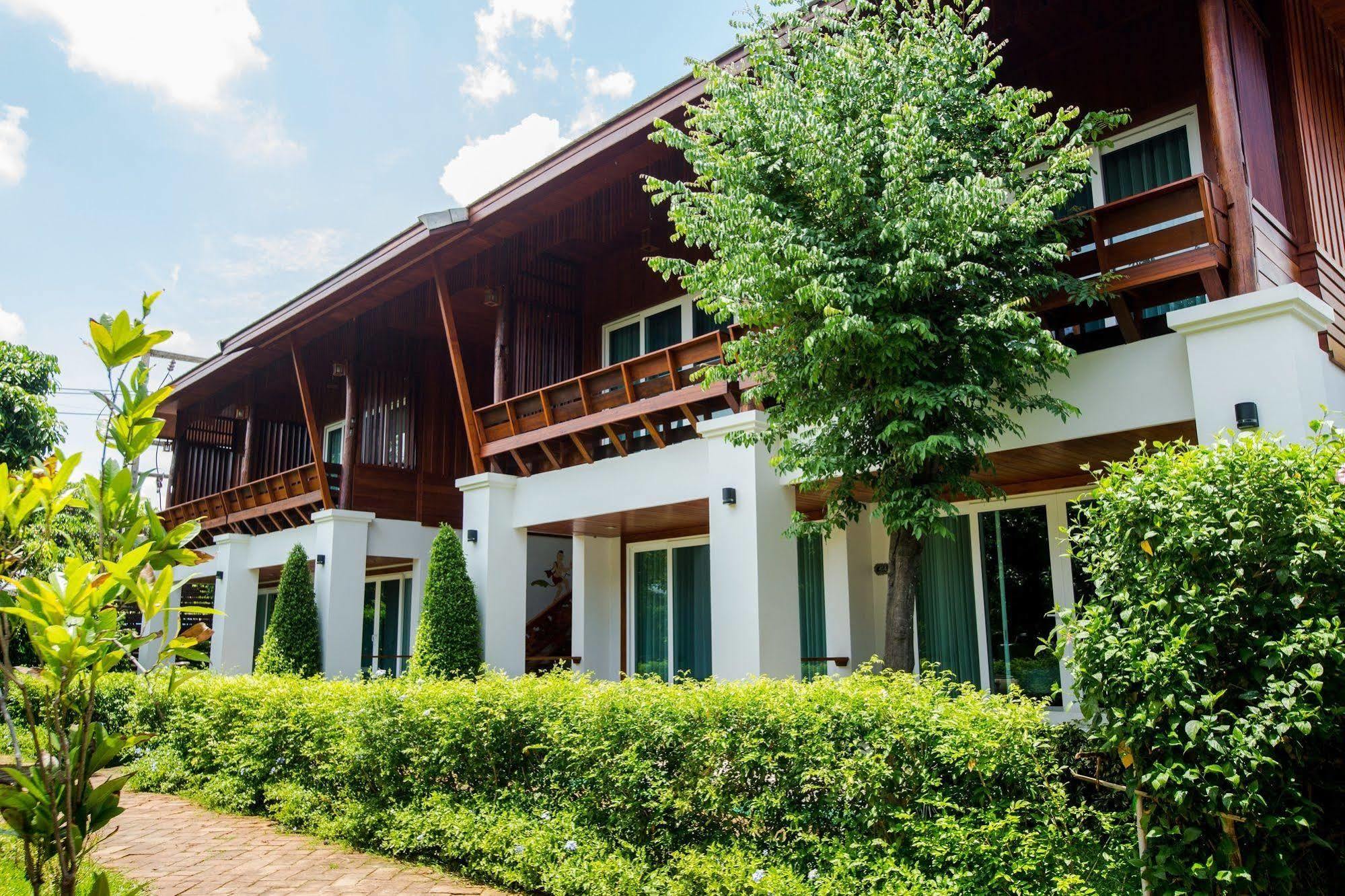 Tempat peranginan Ruen In Chiang Mai