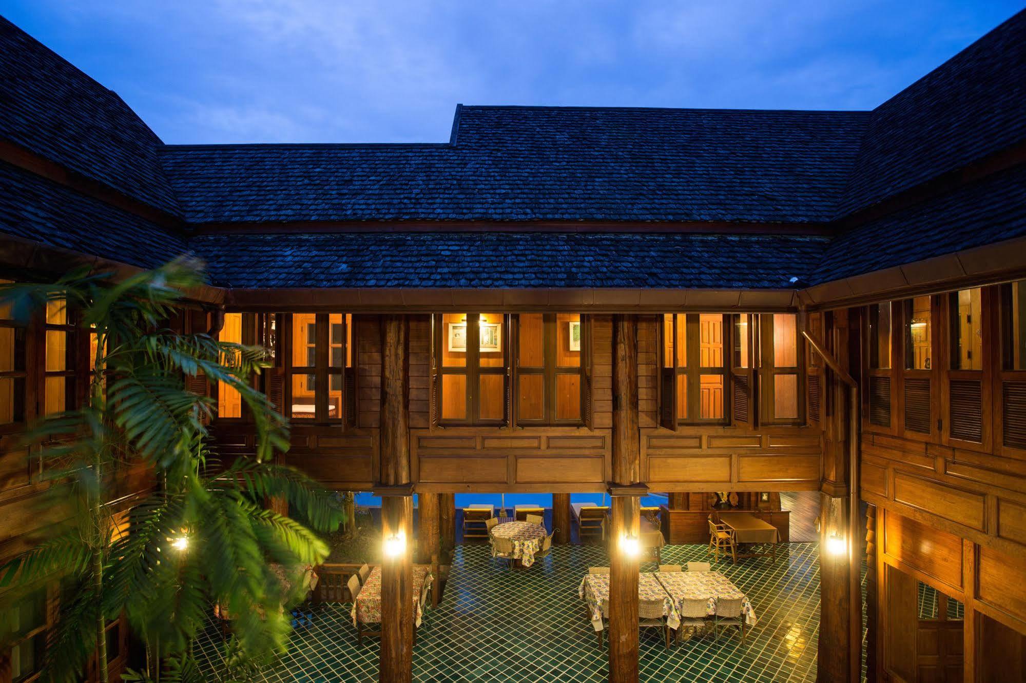 Tempat peranginan Ruen In Chiang Mai