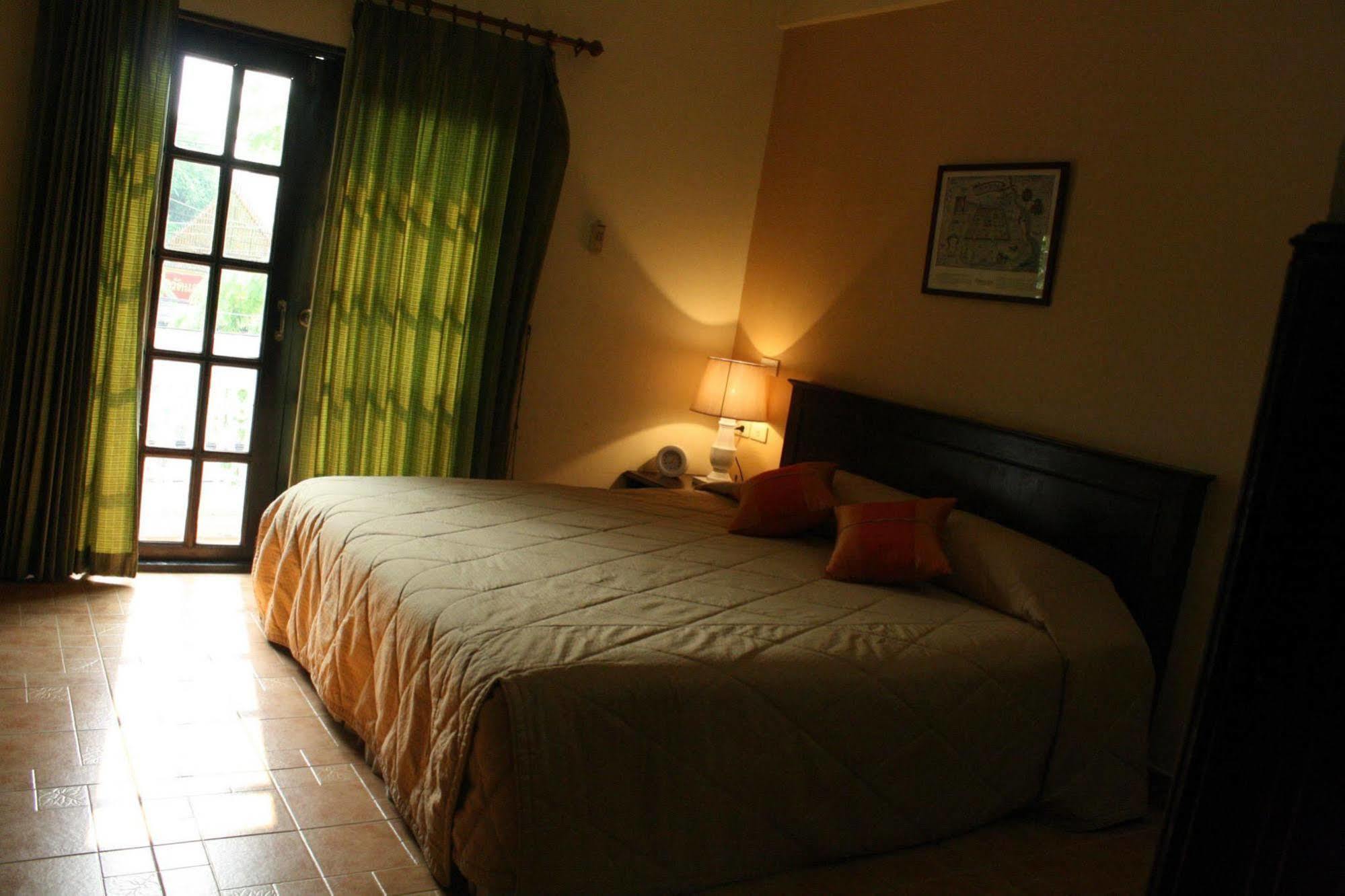 Bon Ca Va Guest house *