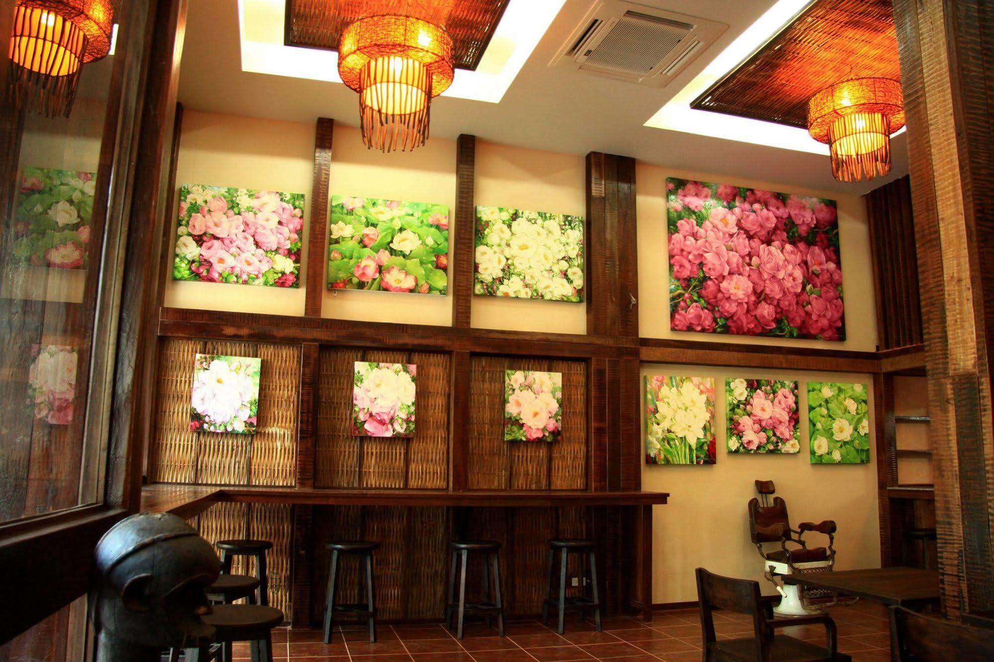 1 Nimman Gallery 2*