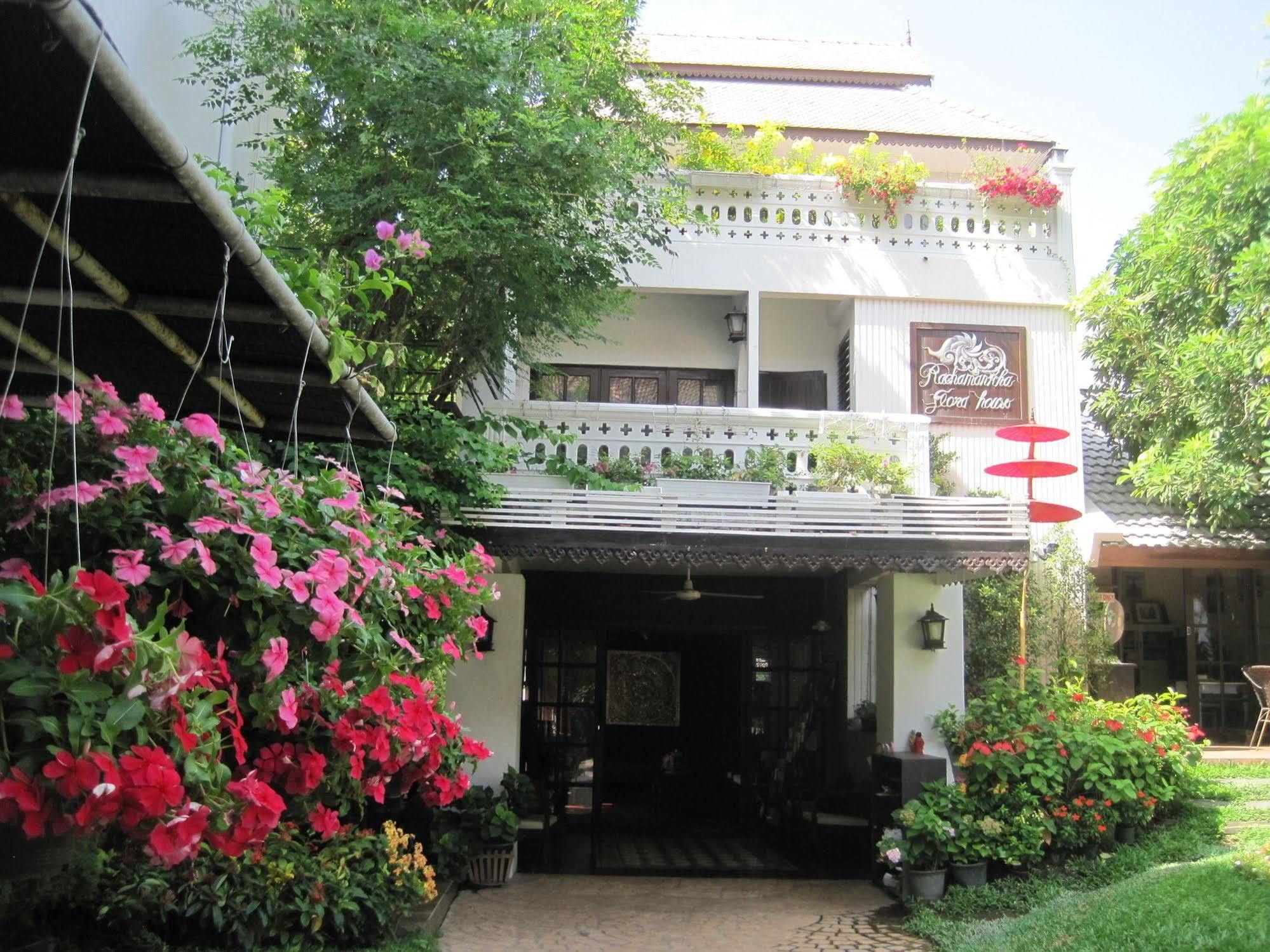 Rachamankha Flora House 2*
