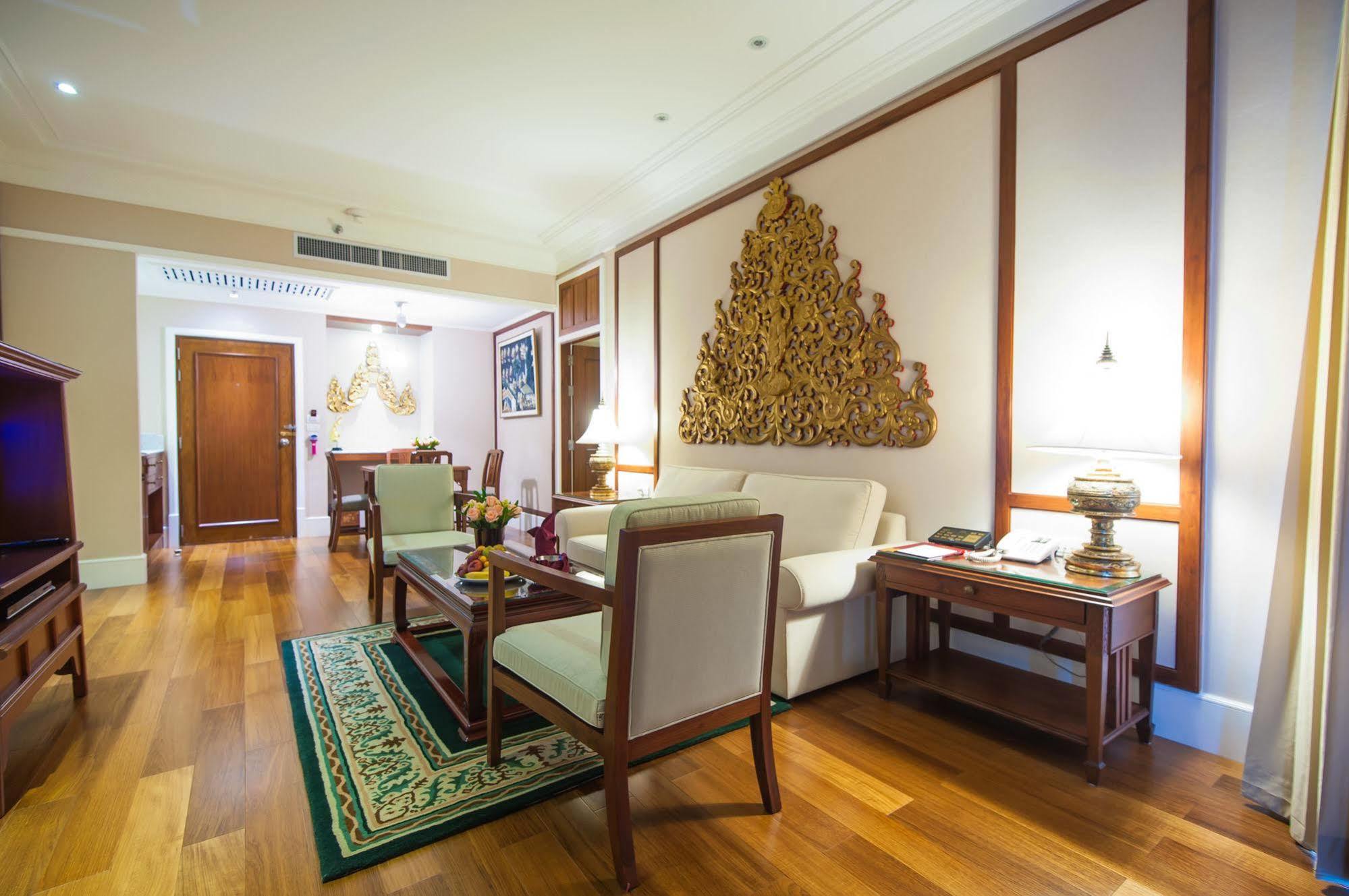 Hotel The Empress - Sha Extra