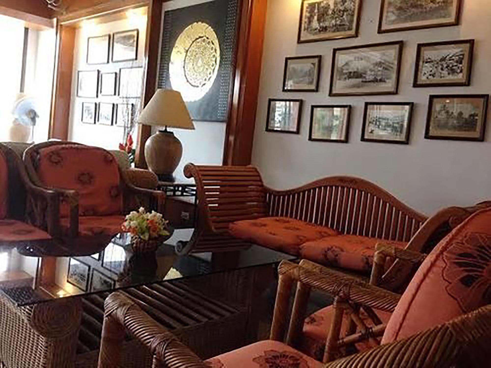 Thapaeplacehotel Hotel