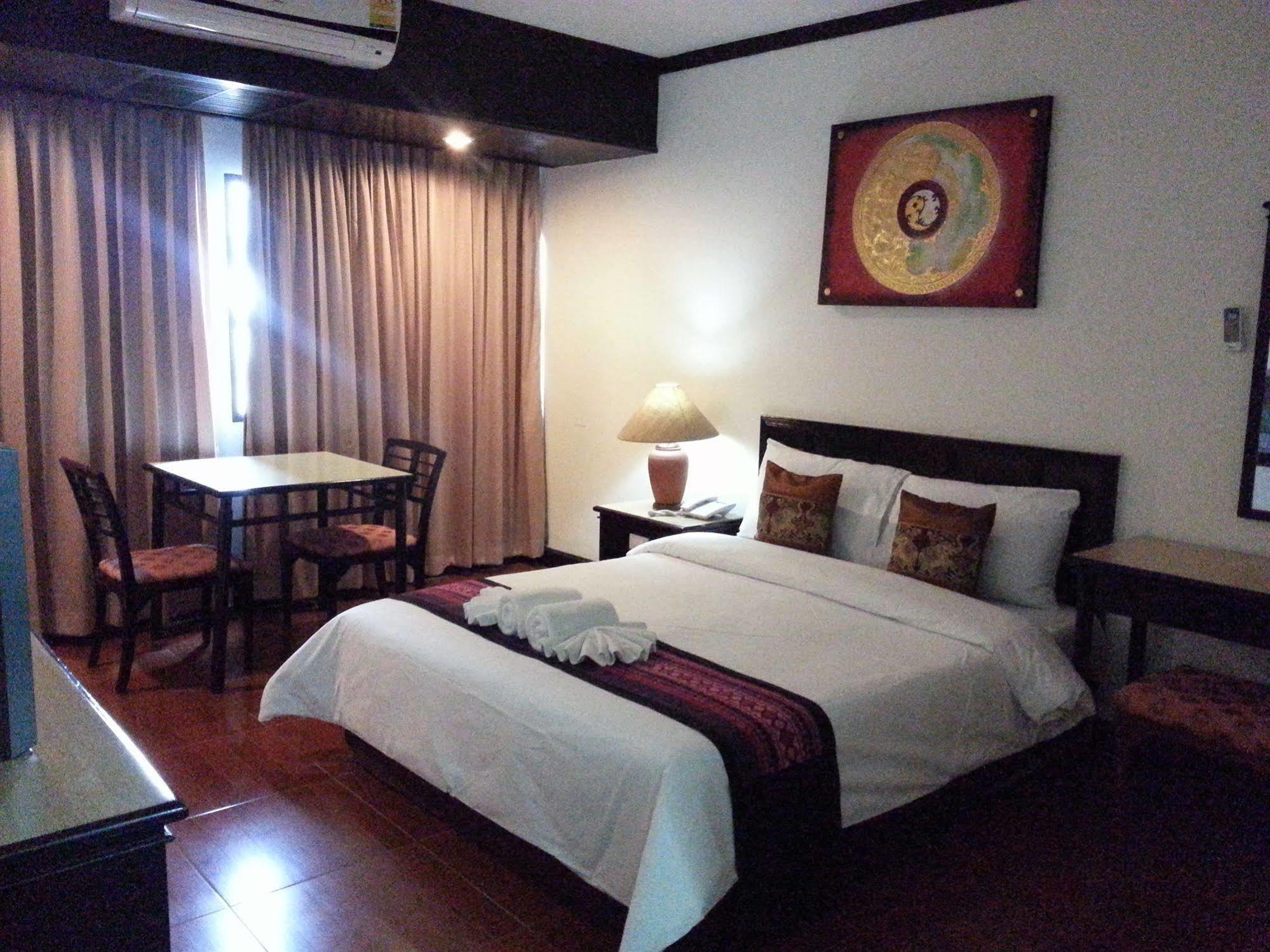 Hotel Thapaeplacehotel 3*