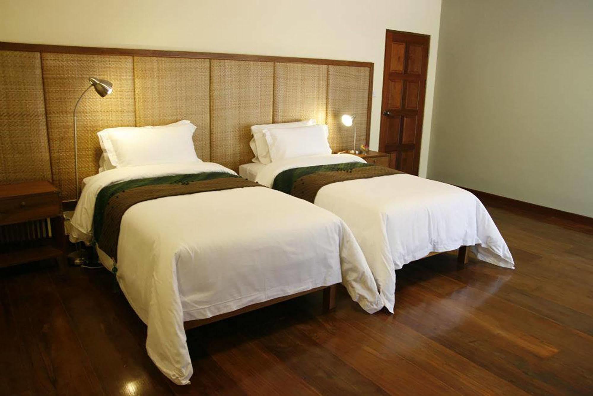 Vc@suanpaak Boutique & Service