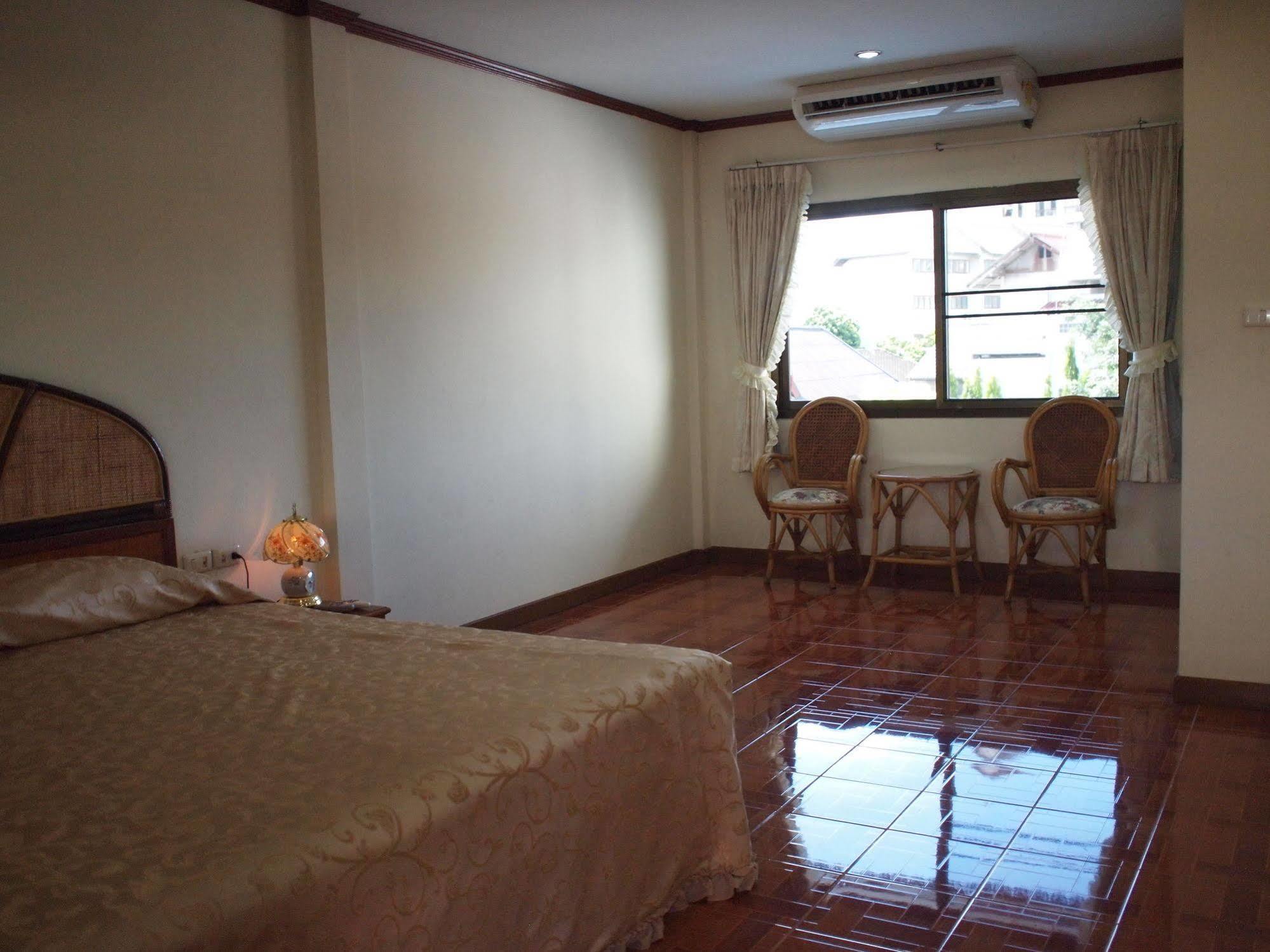 Roongruang Inn Chiang Mai