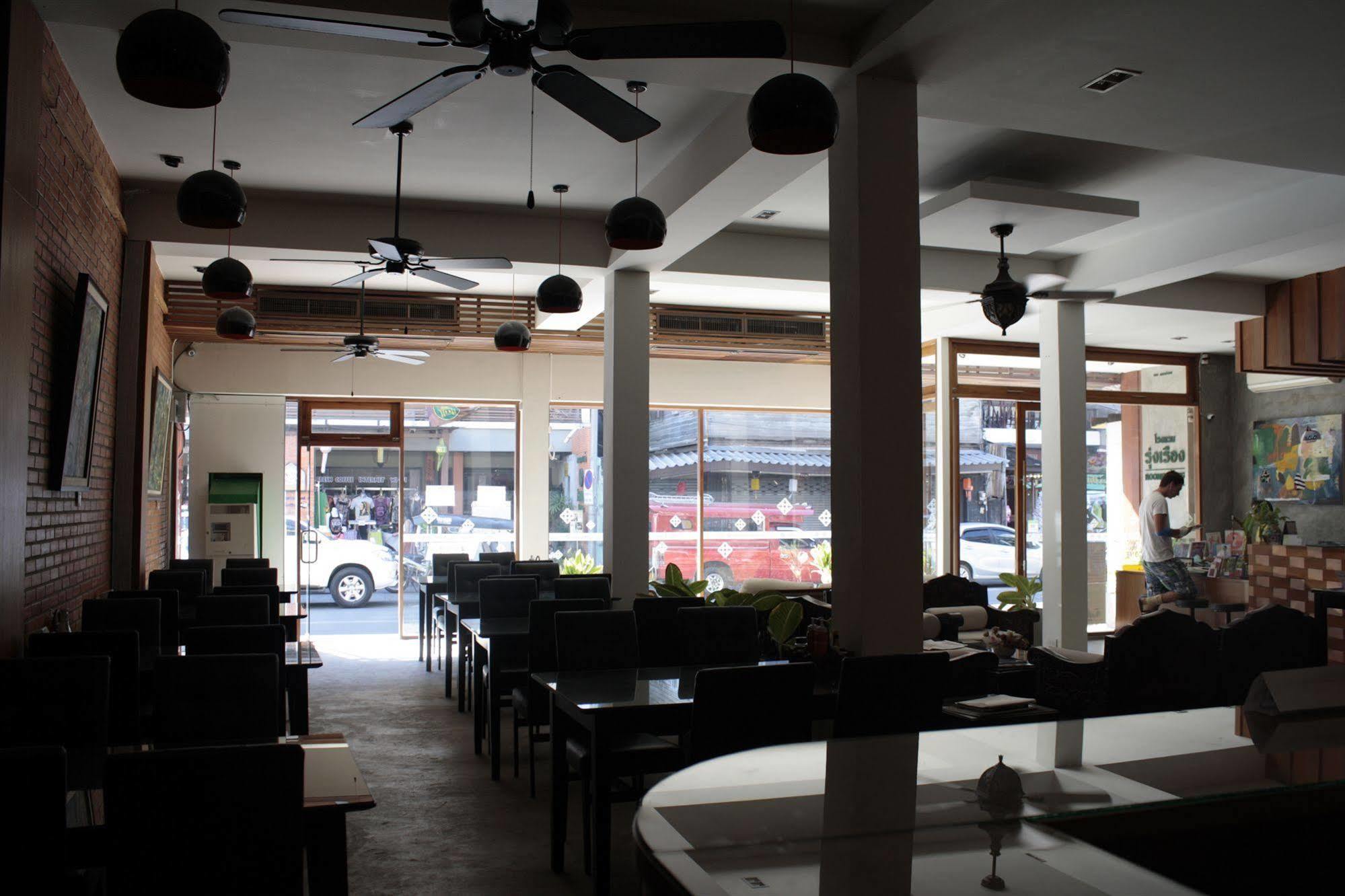 Roongruang Inn 3*
